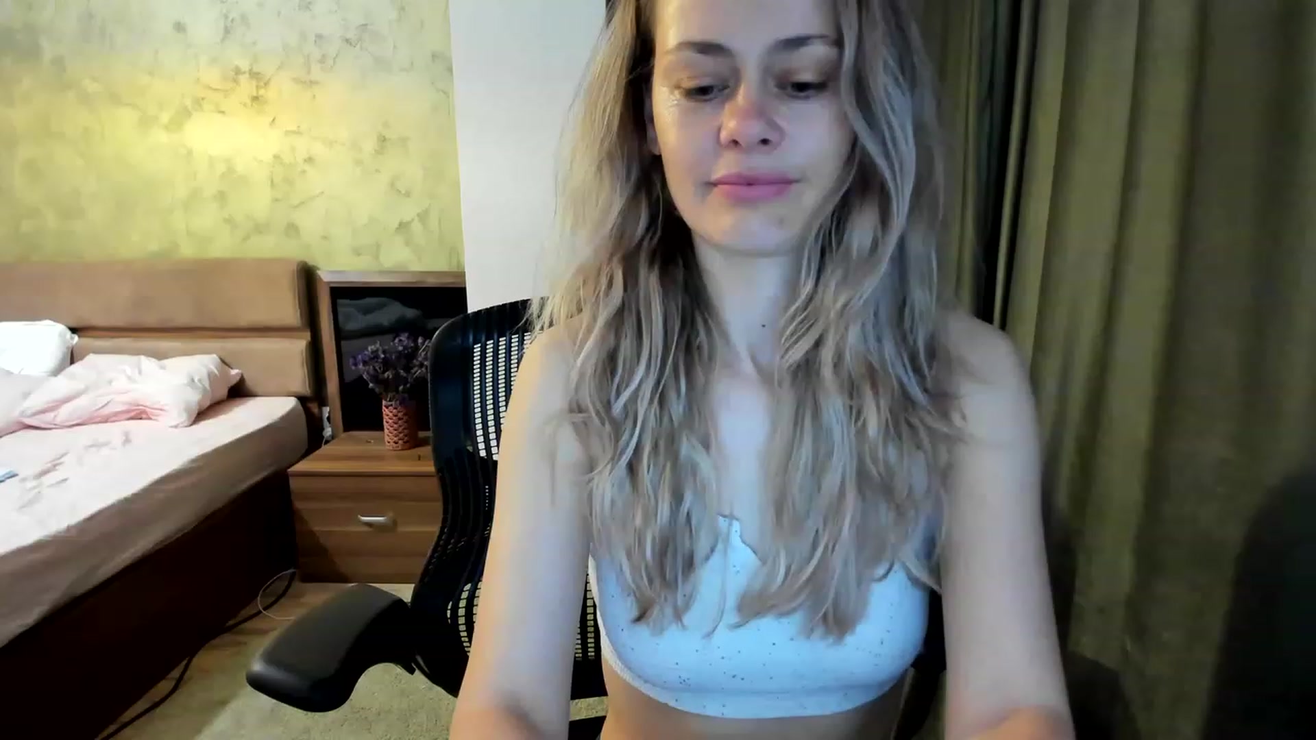 Gallery image thumbnail from DebraPaige's myfreecams stream on, 06/09/2023, 06:00 image 3 of 20