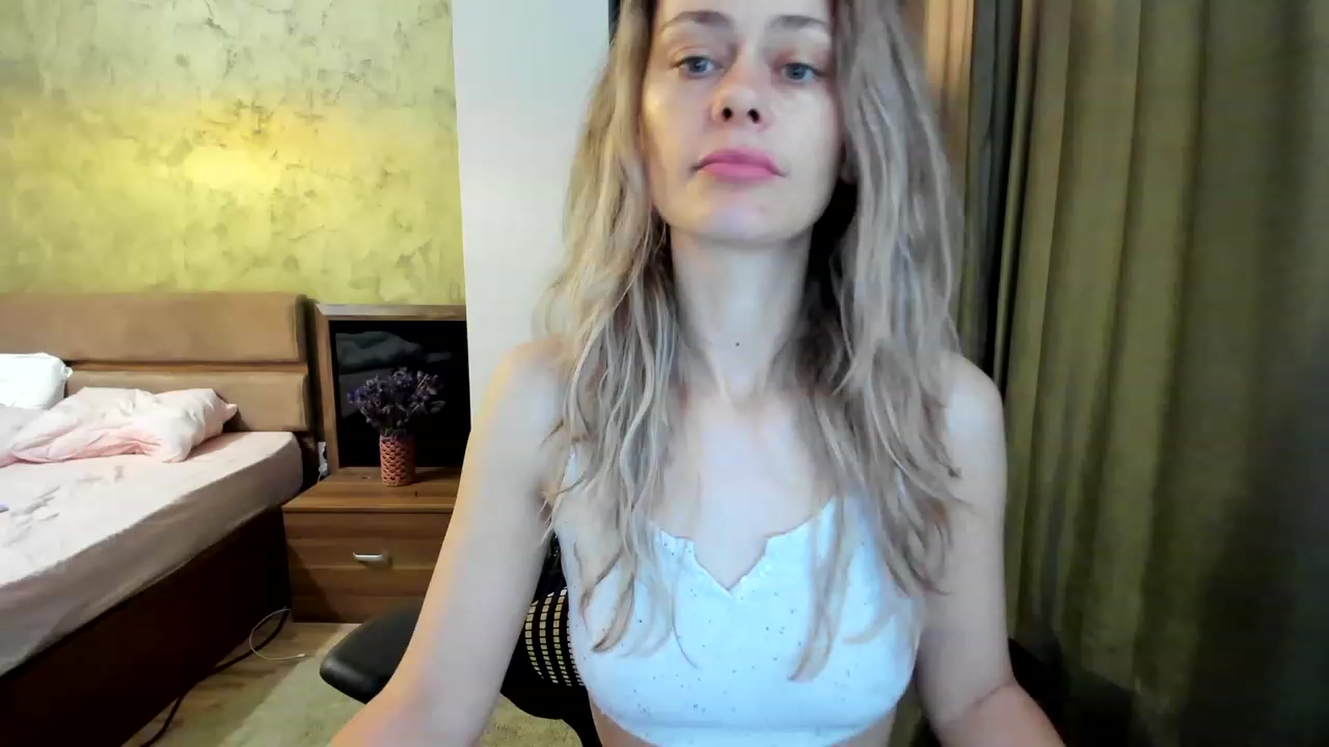 Gallery image thumbnail from DebraPaige's myfreecams stream on, 06/09/2023, 06:00 image 13 of 20