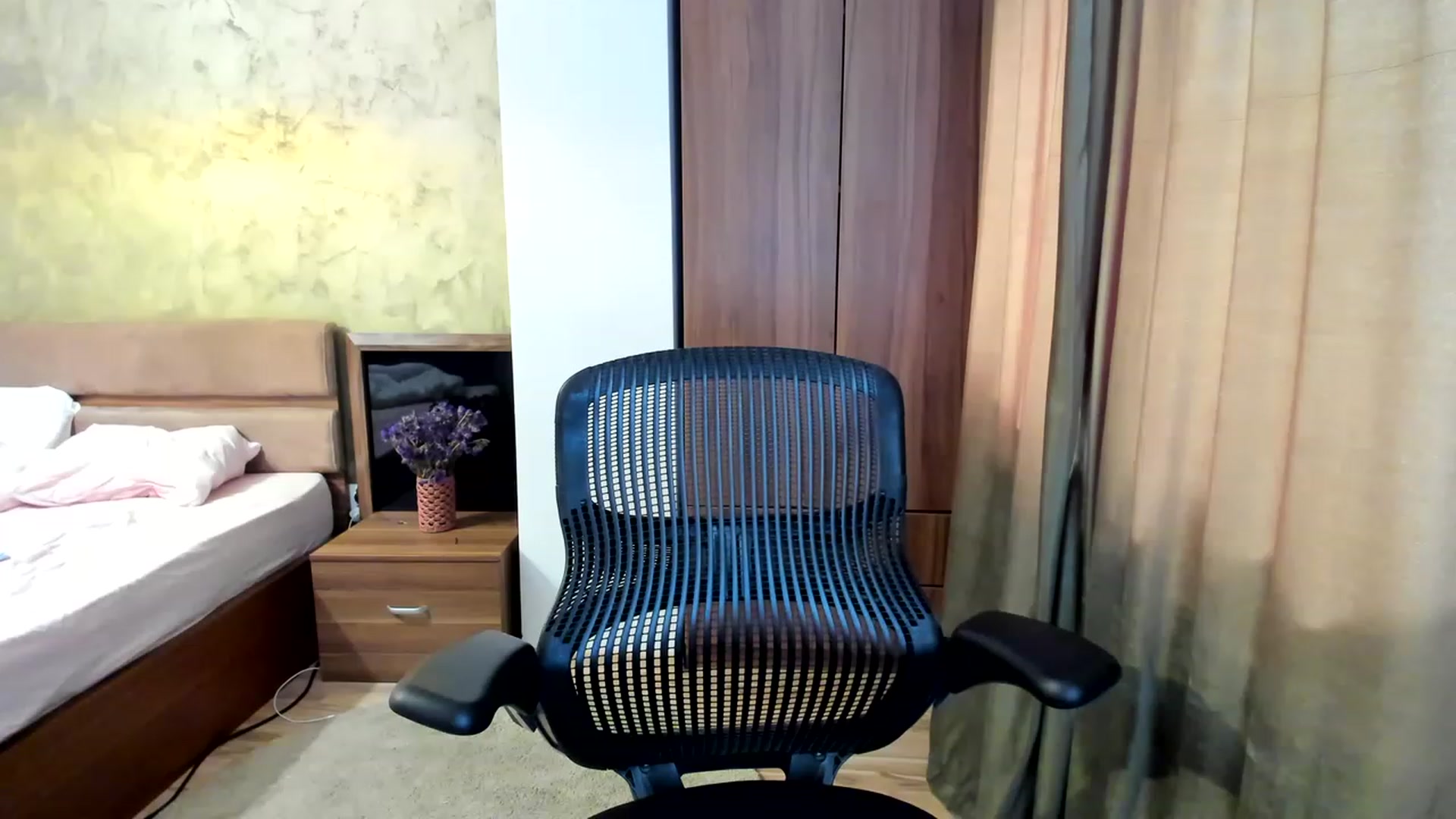 Gallery image thumbnail from DebraPaige's myfreecams stream on, 06/09/2023, 07:10 image 17 of 20