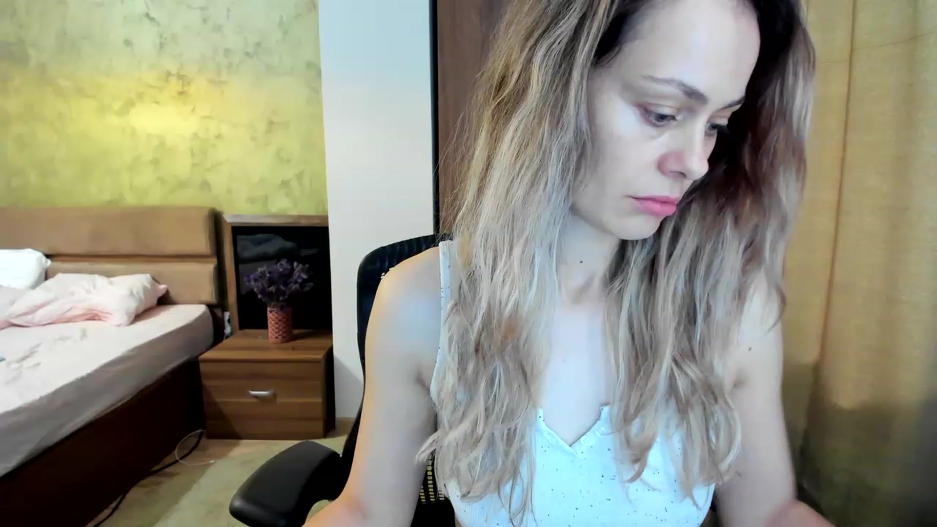 Gallery image thumbnail from DebraPaige's myfreecams stream on, 06/09/2023, 07:10 image 20 of 20