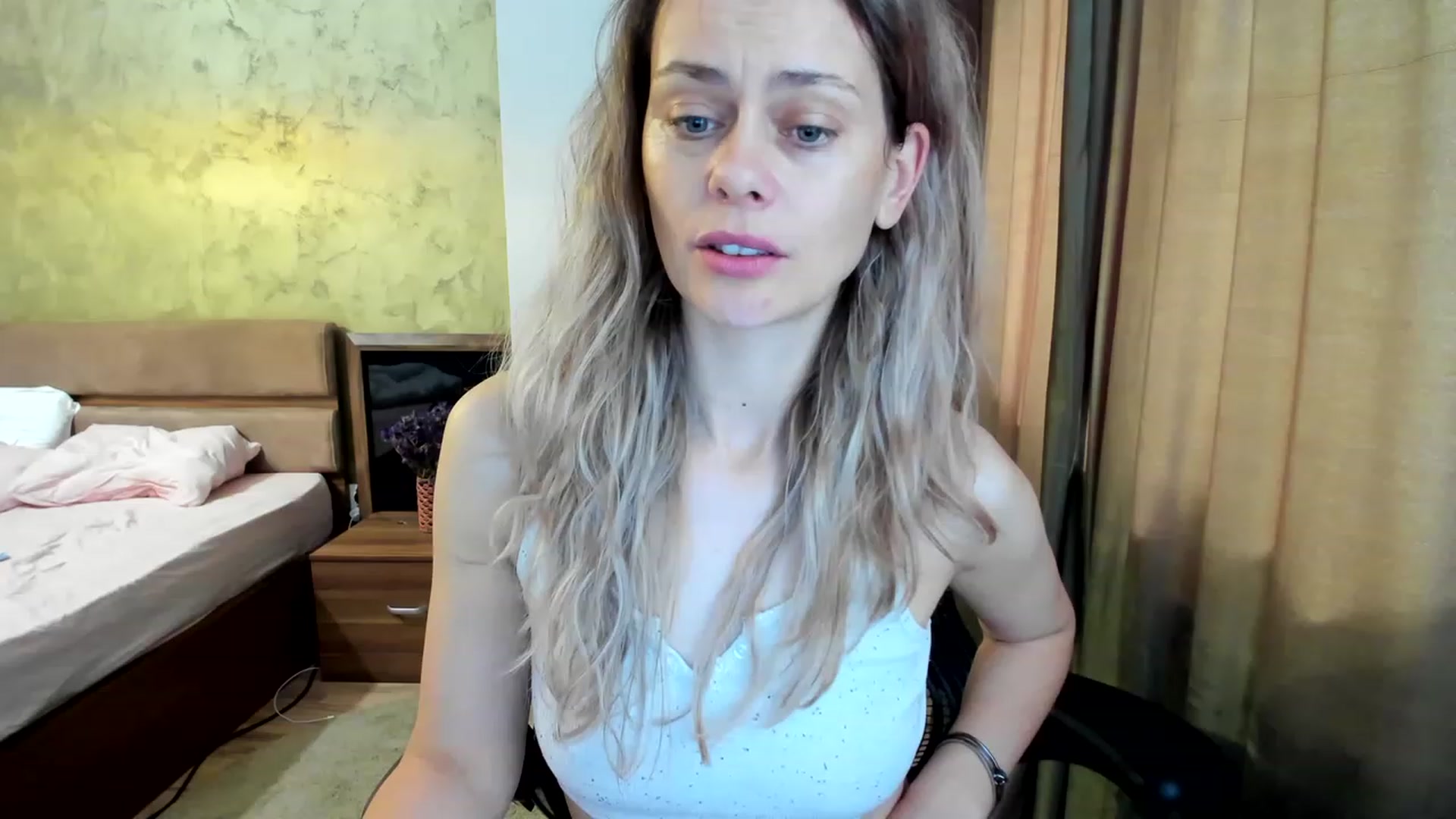 Gallery image thumbnail from DebraPaige's myfreecams stream on, 06/09/2023, 07:10 image 13 of 20