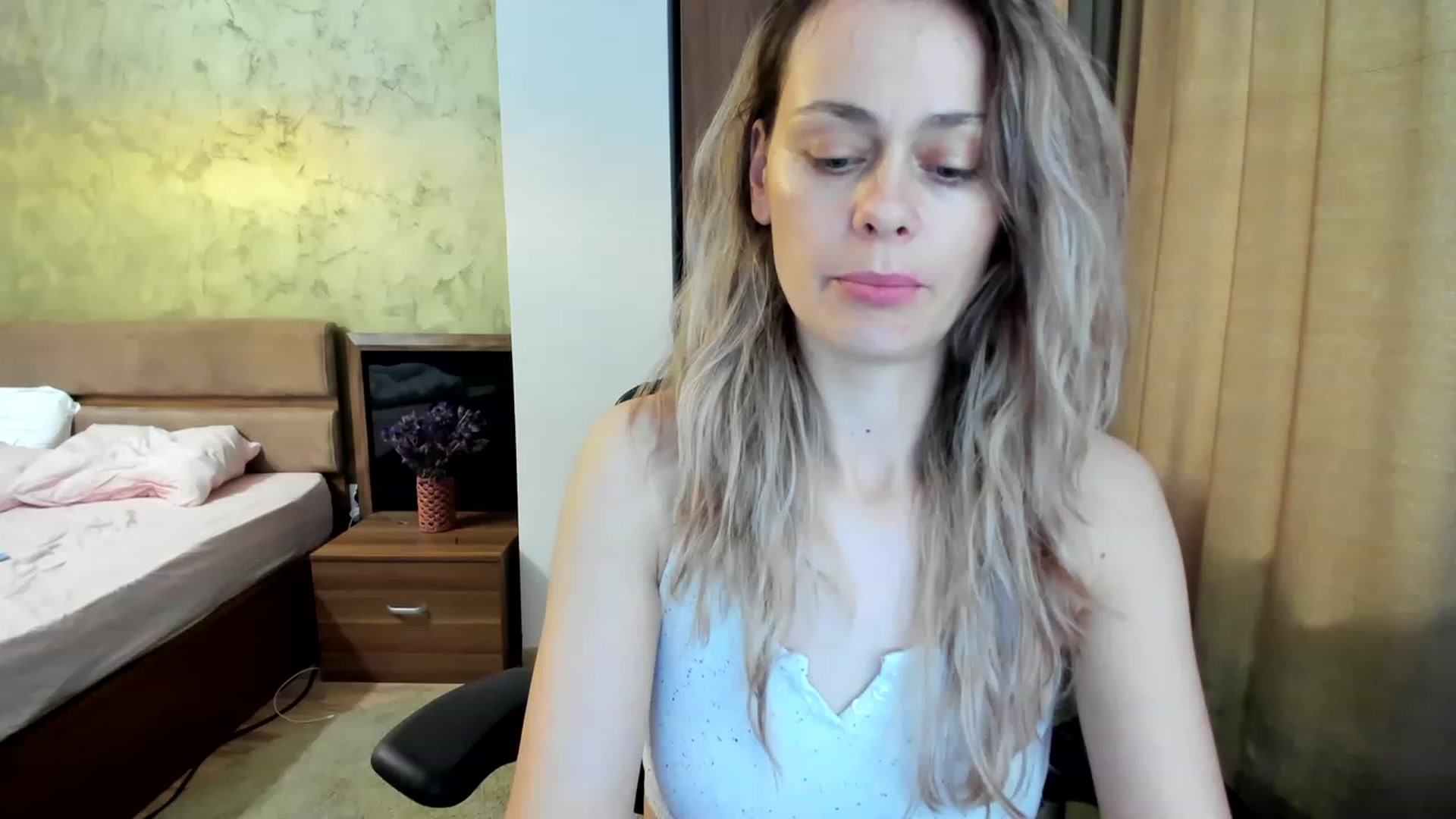 Gallery image thumbnail from DebraPaige's myfreecams stream on, 06/09/2023, 07:10 image 16 of 20
