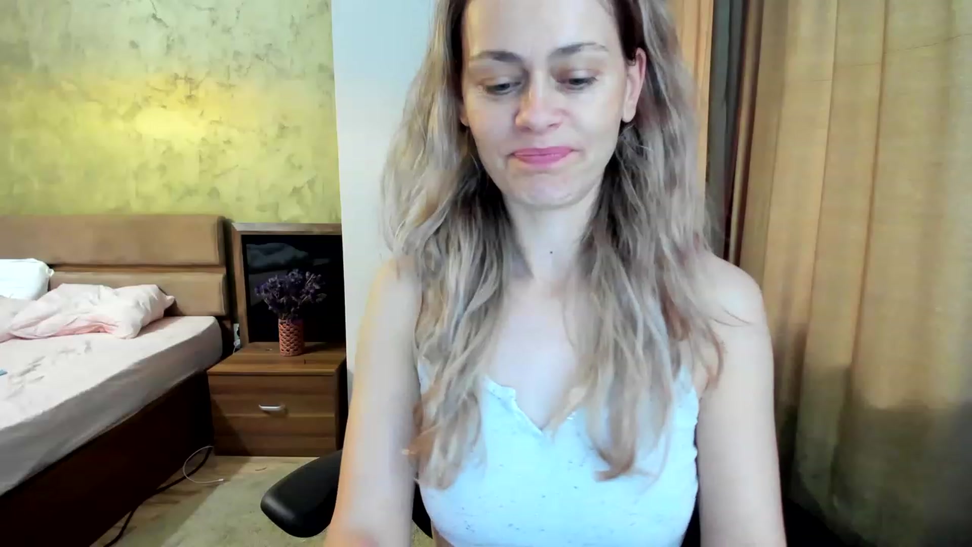 Gallery image thumbnail from DebraPaige's myfreecams stream on, 06/09/2023, 07:10 image 5 of 20