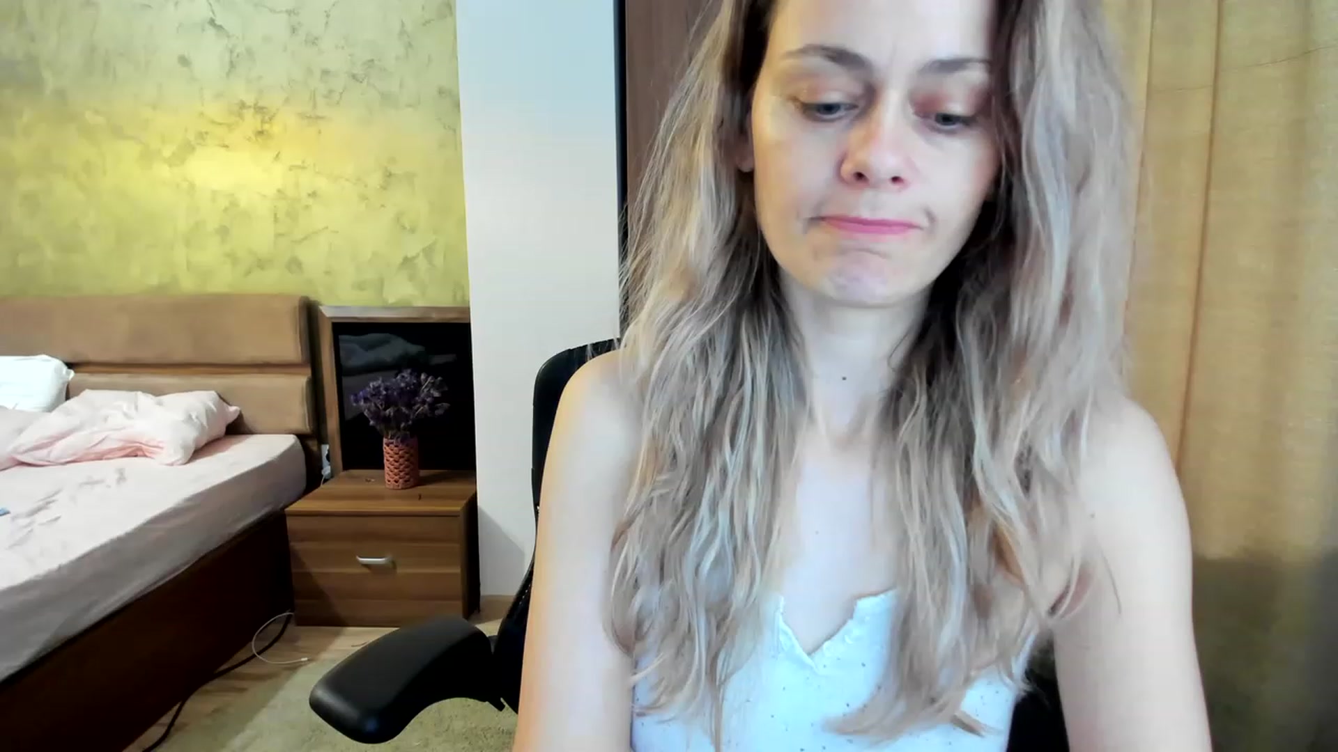 Gallery image thumbnail from DebraPaige's myfreecams stream on, 06/09/2023, 07:10 image 3 of 20