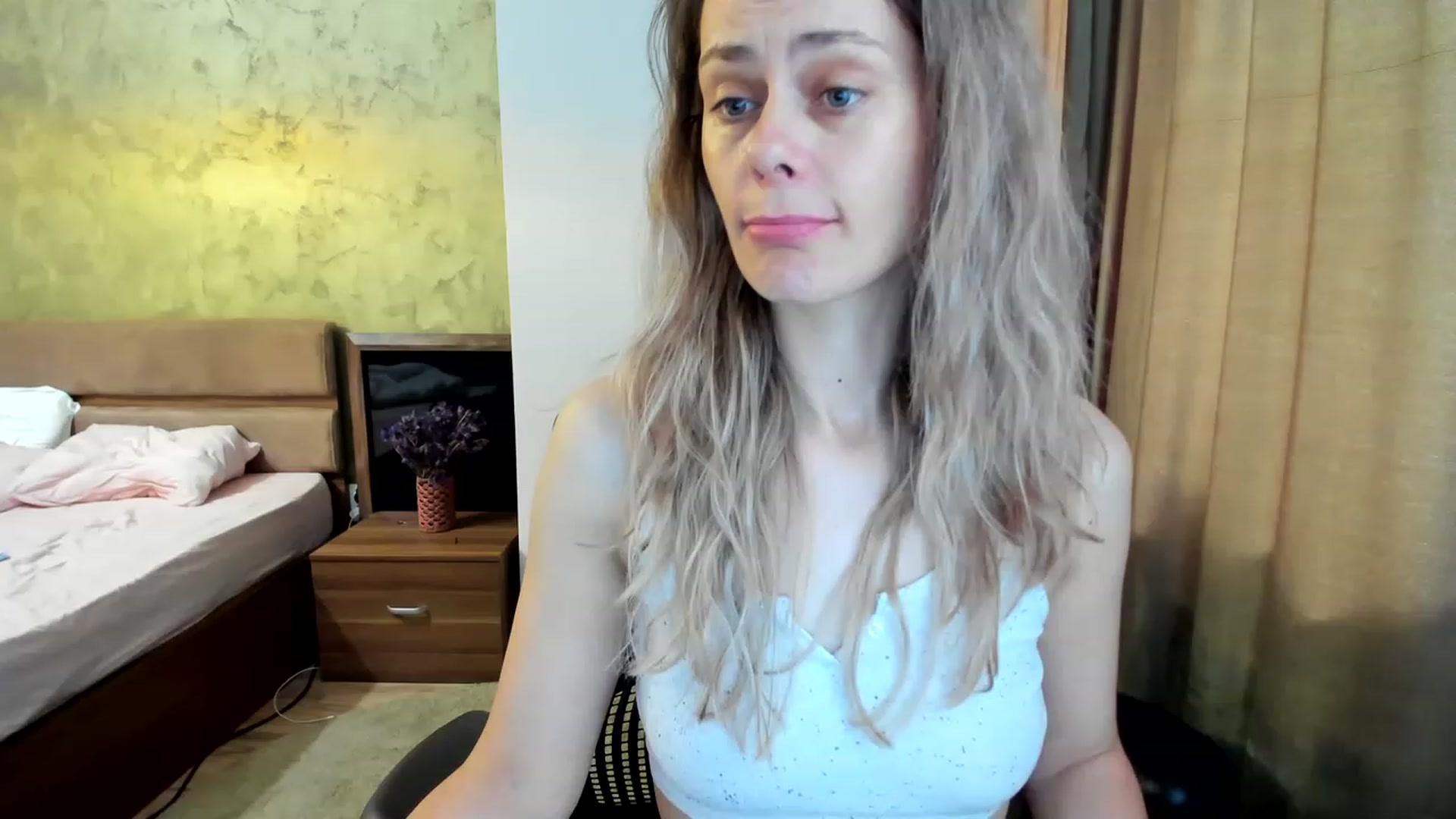 Gallery image thumbnail from DebraPaige's myfreecams stream on, 06/09/2023, 07:10 image 12 of 20