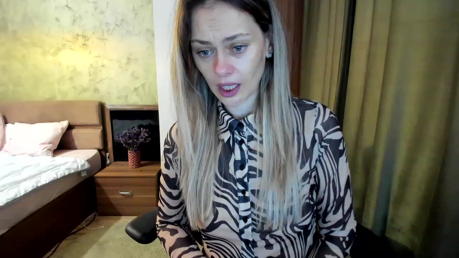 Gallery image thumbnail from DebraPaige's myfreecams stream on, 06/13/2023, 06:17 image 2 of 20