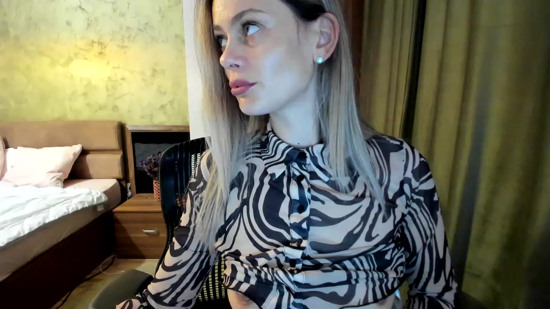 Gallery image thumbnail from DebraPaige's myfreecams stream on, 06/13/2023, 06:17 image 15 of 20