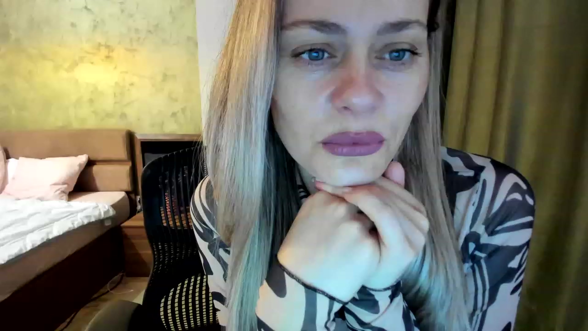 Gallery image thumbnail from DebraPaige's myfreecams stream on, 06/13/2023, 06:17 image 12 of 20