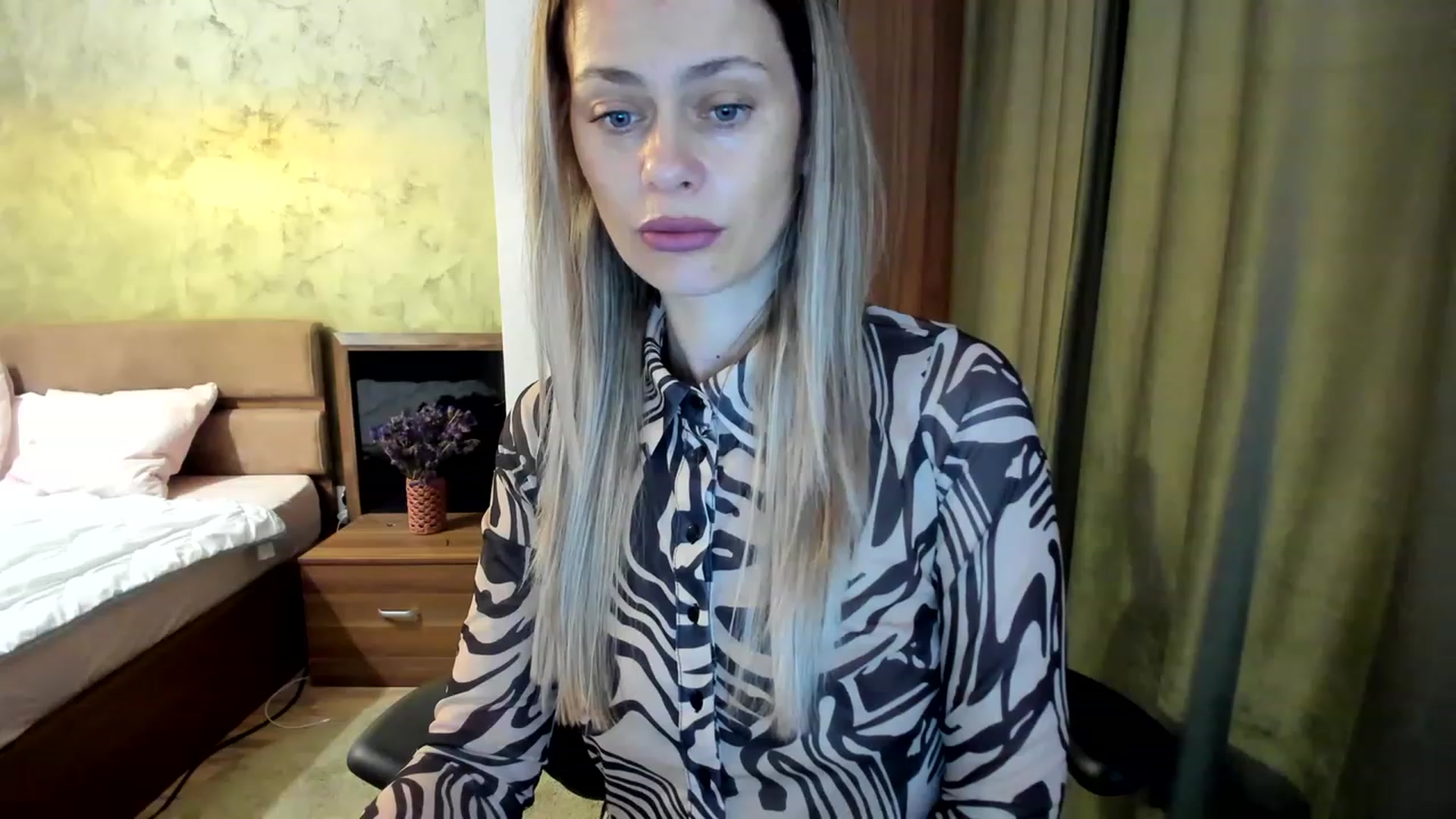 Gallery image thumbnail from DebraPaige's myfreecams stream on, 06/13/2023, 06:17 image 9 of 20