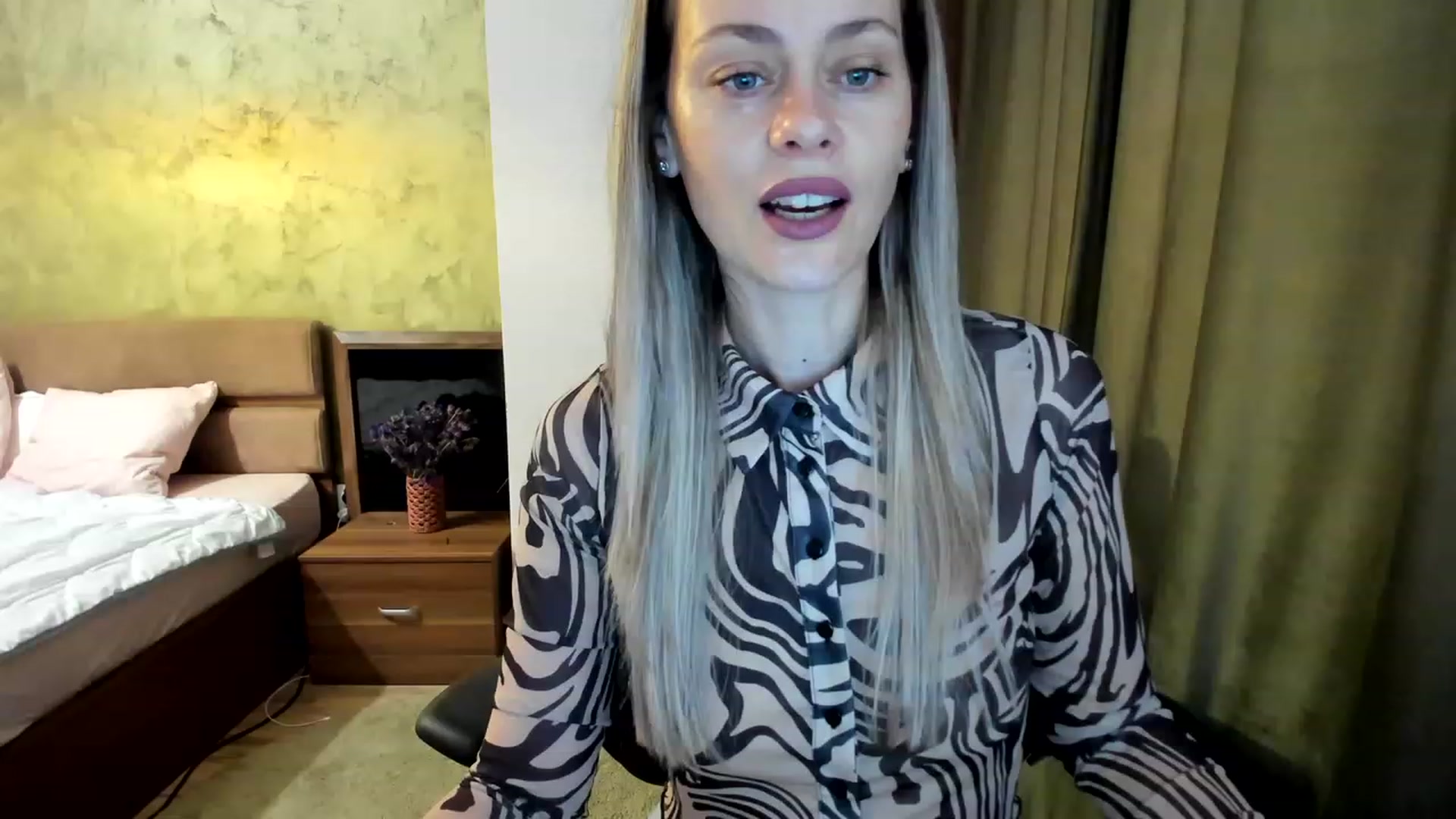 Gallery image thumbnail from DebraPaige's myfreecams stream on, 06/13/2023, 06:17 image 1 of 20