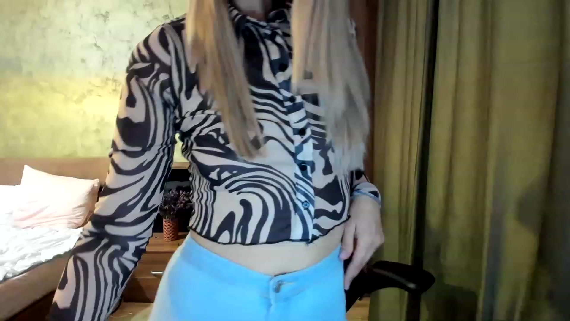 Gallery image thumbnail from DebraPaige's myfreecams stream on, 06/13/2023, 08:37 image 9 of 20