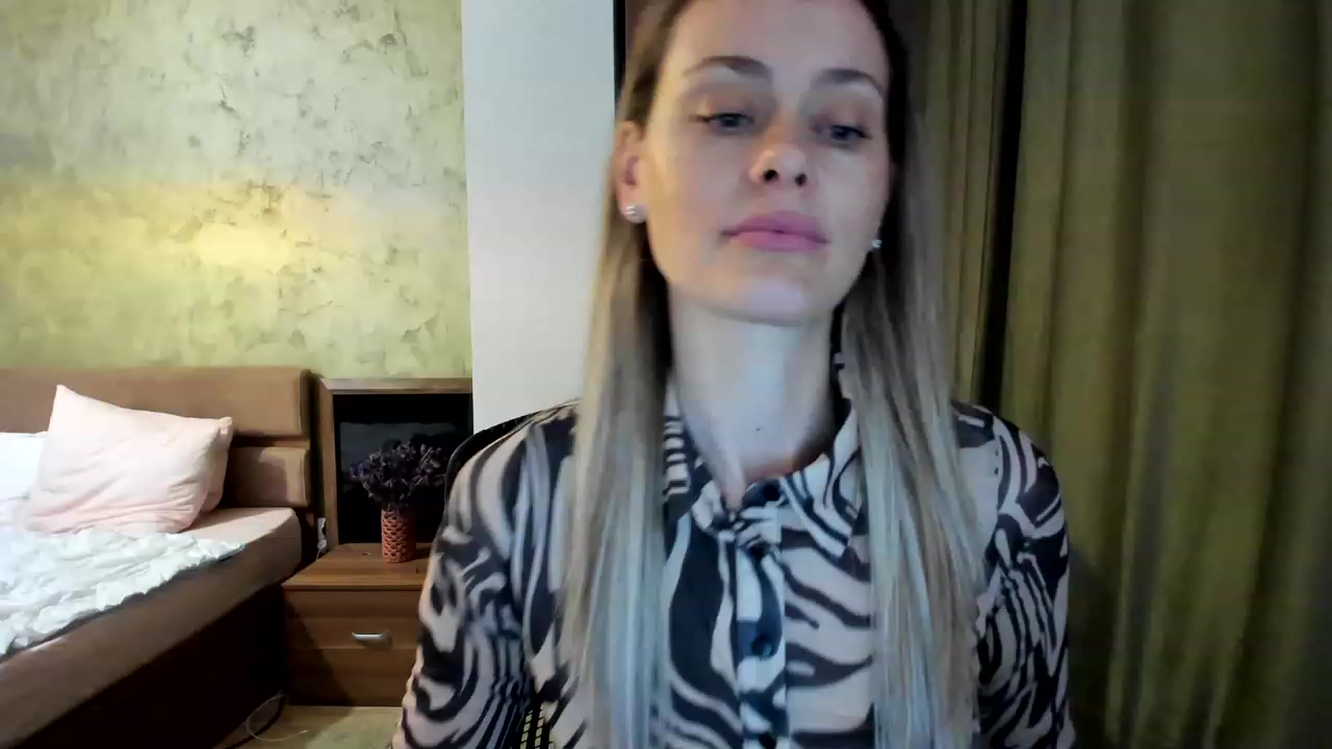 Gallery image thumbnail from DebraPaige's myfreecams stream on, 06/13/2023, 08:37 image 7 of 20