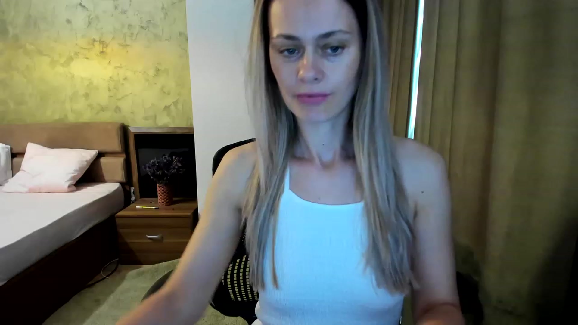 Gallery image thumbnail from DebraPaige's myfreecams stream on, 06/14/2023, 09:25 image 12 of 20