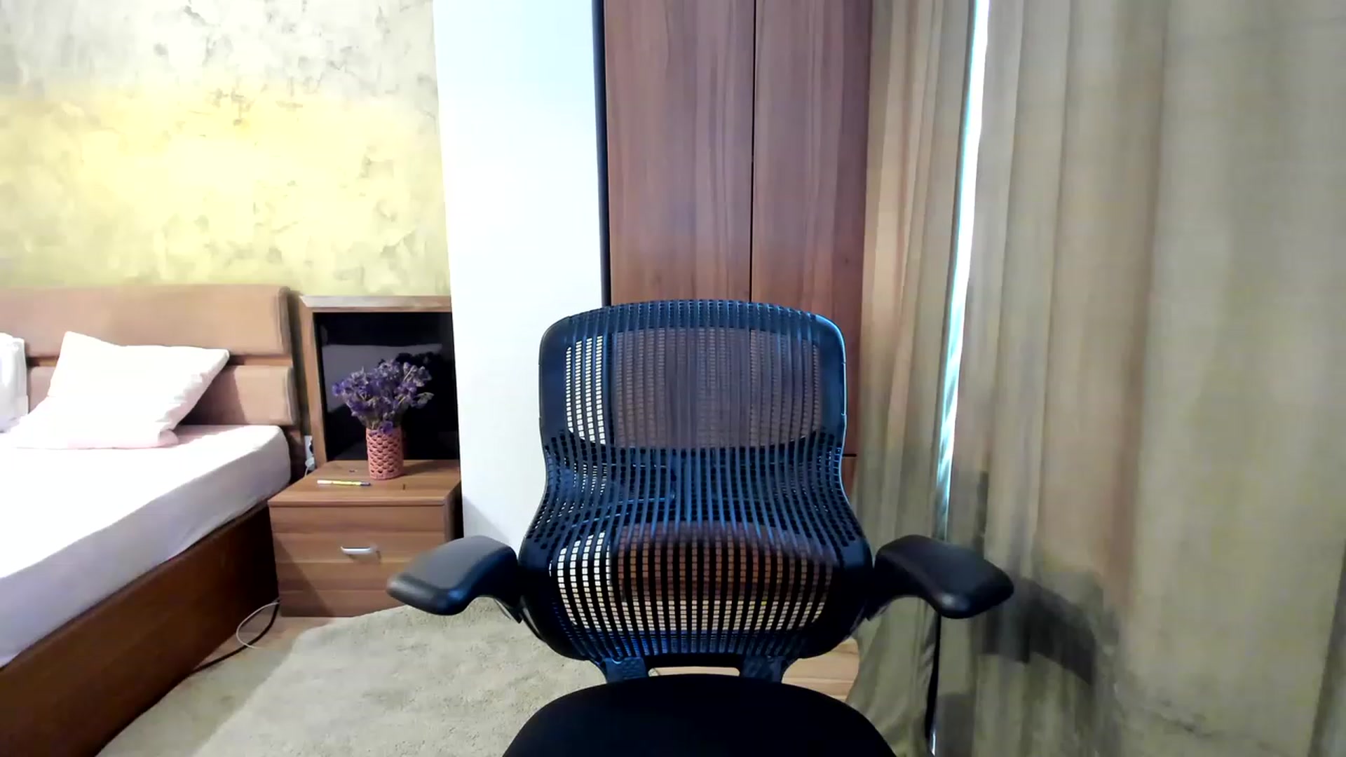 Gallery image thumbnail from DebraPaige's myfreecams stream on, 06/14/2023, 09:25 image 15 of 20