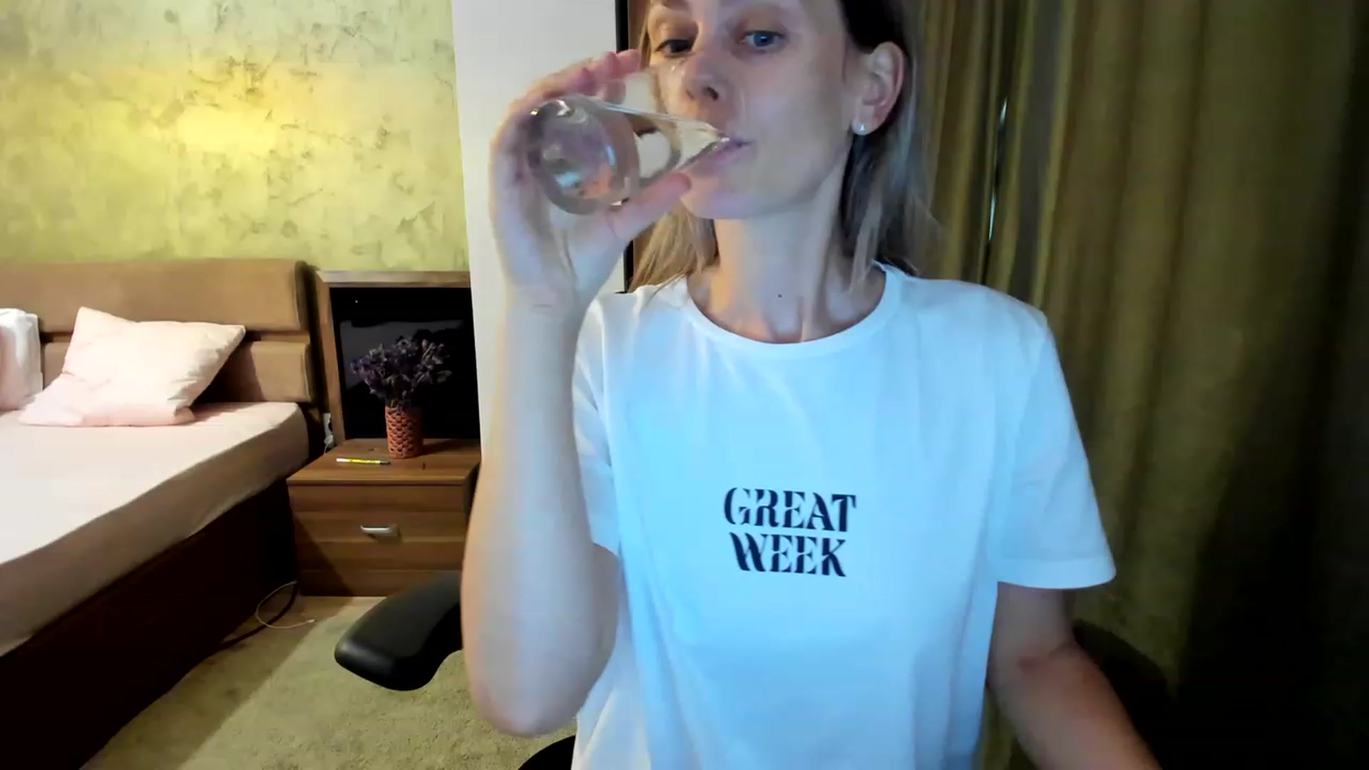 Gallery image thumbnail from DebraPaige's myfreecams stream on, 06/14/2023, 13:22 image 18 of 20