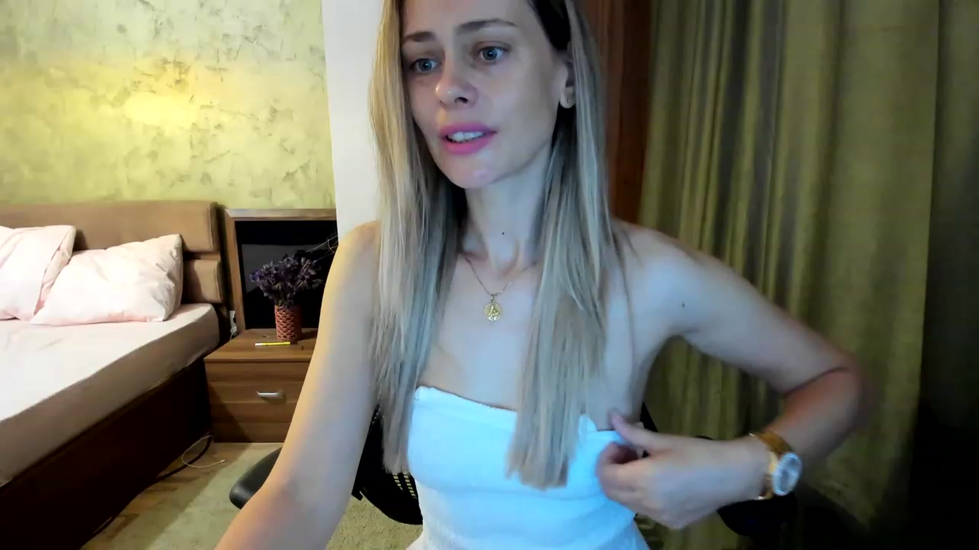 Gallery image thumbnail from DebraPaige's myfreecams stream on, 06/15/2023, 05:47 image 4 of 20