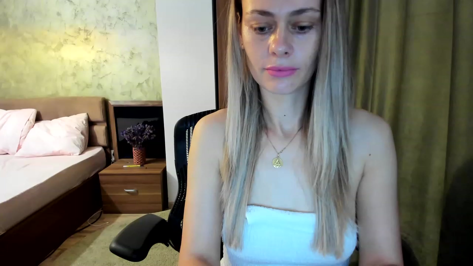 Gallery image thumbnail from DebraPaige's myfreecams stream on, 06/15/2023, 05:47 image 2 of 20