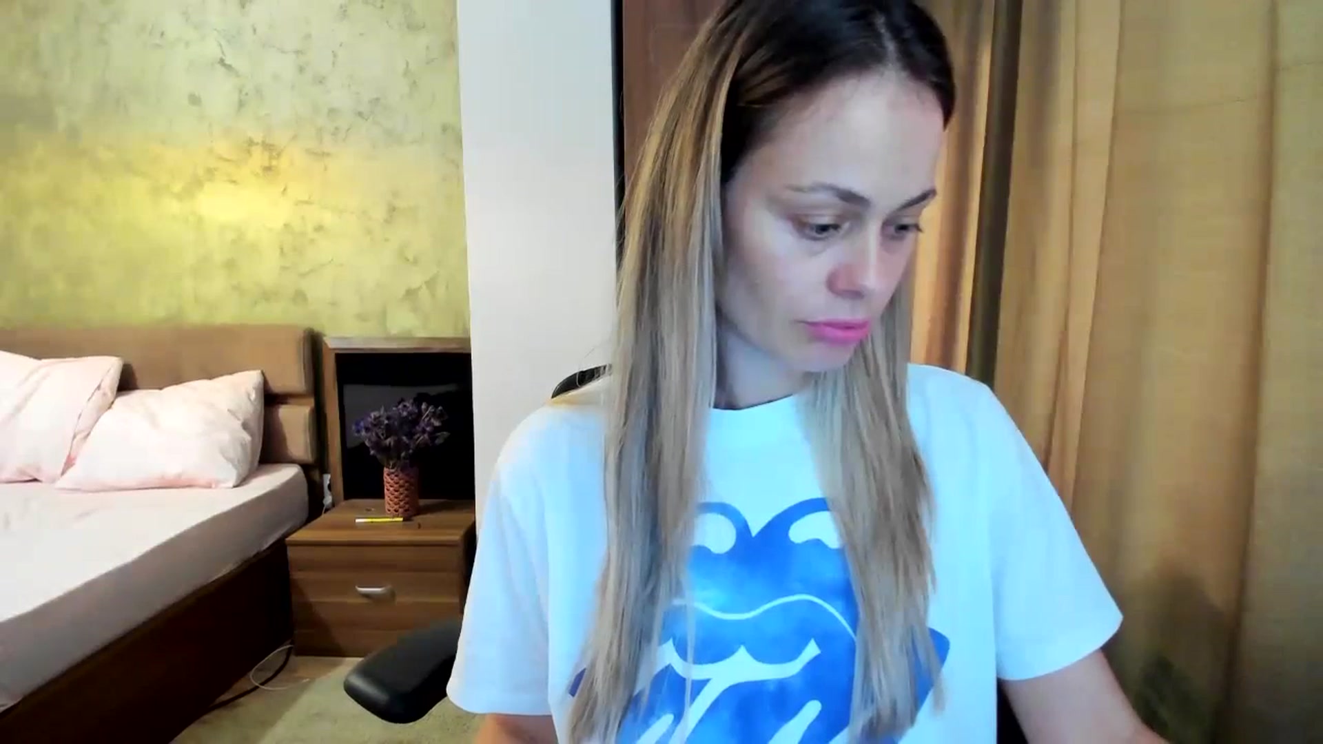 Gallery image thumbnail from DebraPaige's myfreecams stream on, 06/15/2023, 07:55 image 12 of 20