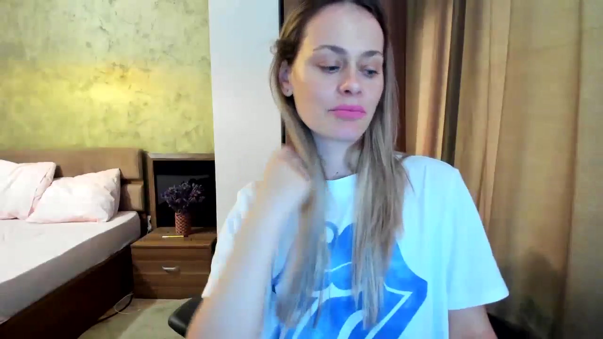 Gallery image thumbnail from DebraPaige's myfreecams stream on, 06/15/2023, 07:55 image 4 of 20