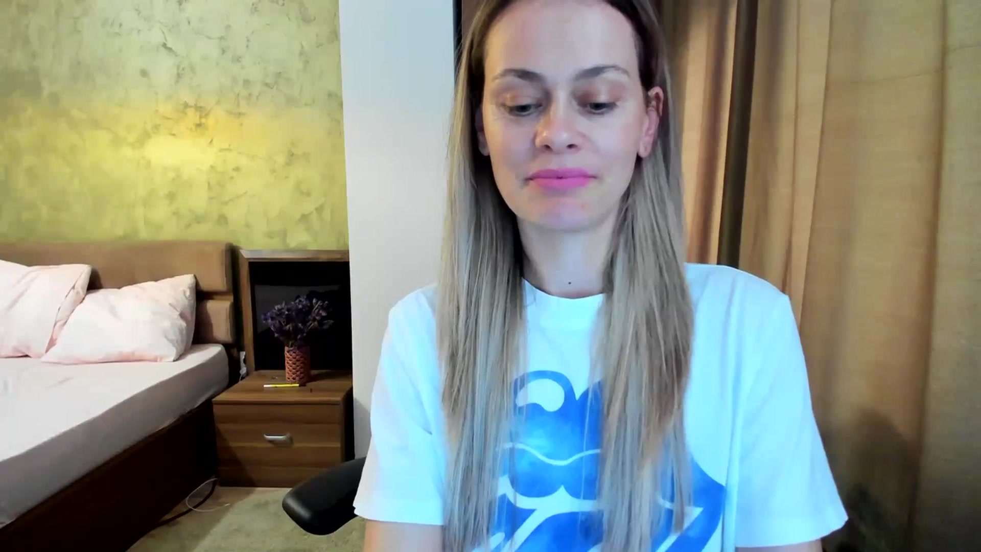 Gallery image thumbnail from DebraPaige's myfreecams stream on, 06/15/2023, 07:55 image 2 of 20