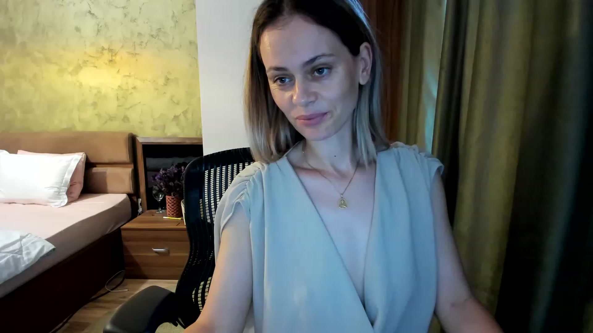 Gallery image thumbnail from DebraPaige's myfreecams stream on, 06/19/2023, 11:22 image 7 of 20