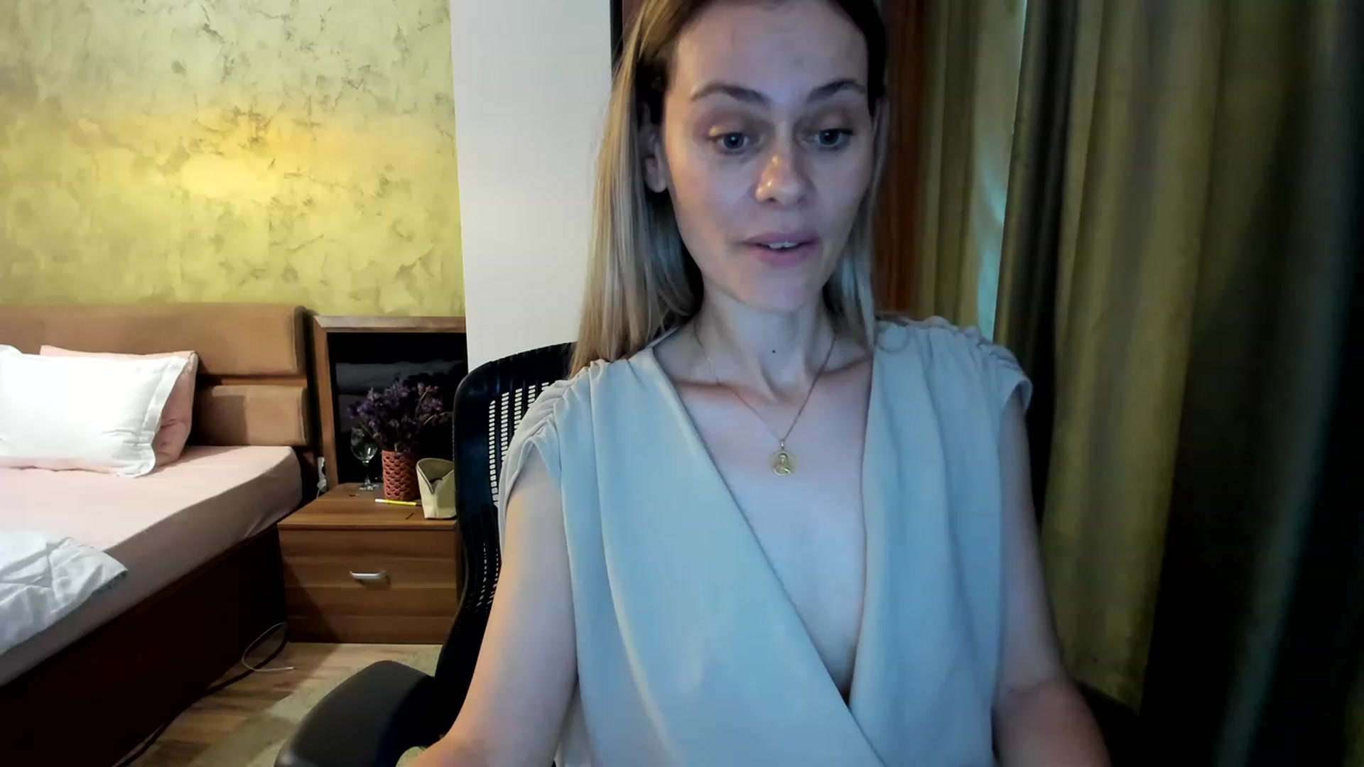 Gallery image thumbnail from DebraPaige's myfreecams stream on, 06/19/2023, 11:22 image 6 of 20
