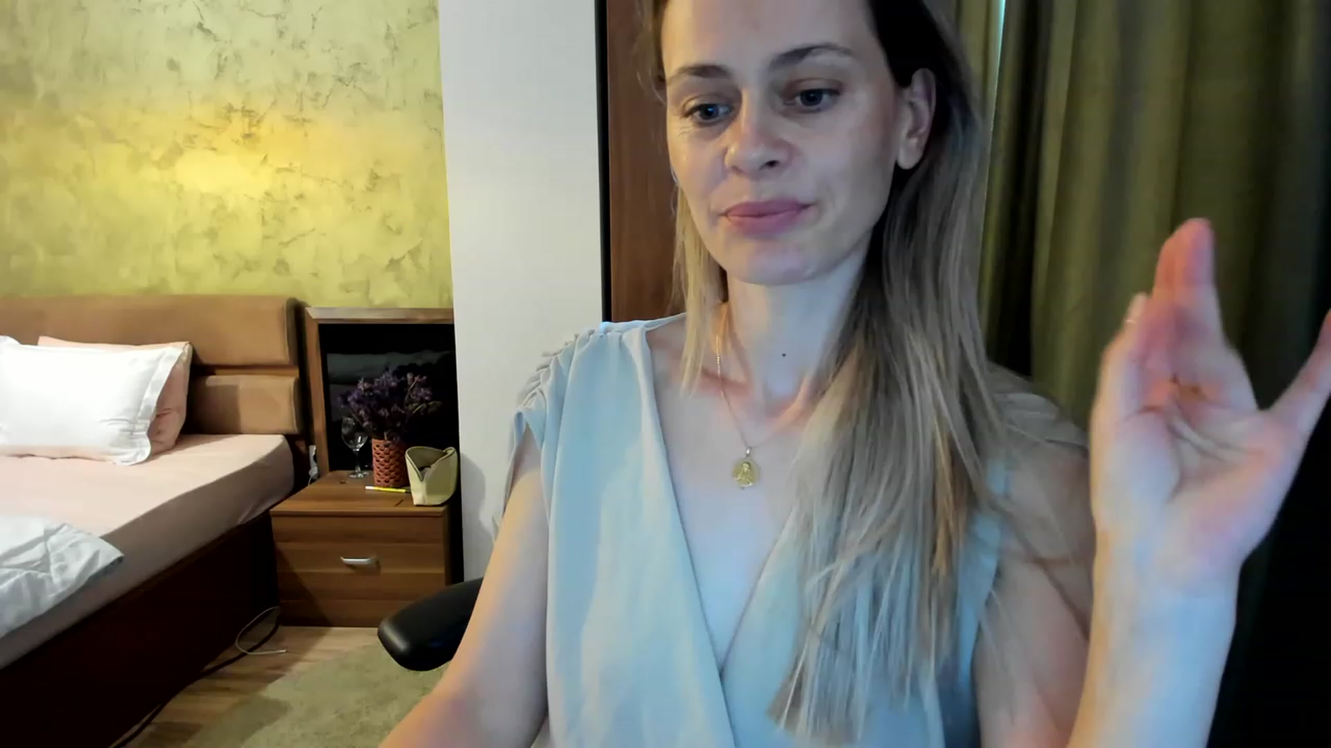 Gallery image thumbnail from DebraPaige's myfreecams stream on, 06/19/2023, 11:22 image 16 of 20