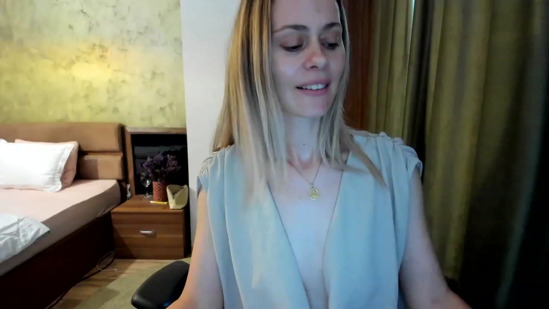 Gallery image thumbnail from DebraPaige's myfreecams stream on, 06/19/2023, 11:22 image 19 of 20
