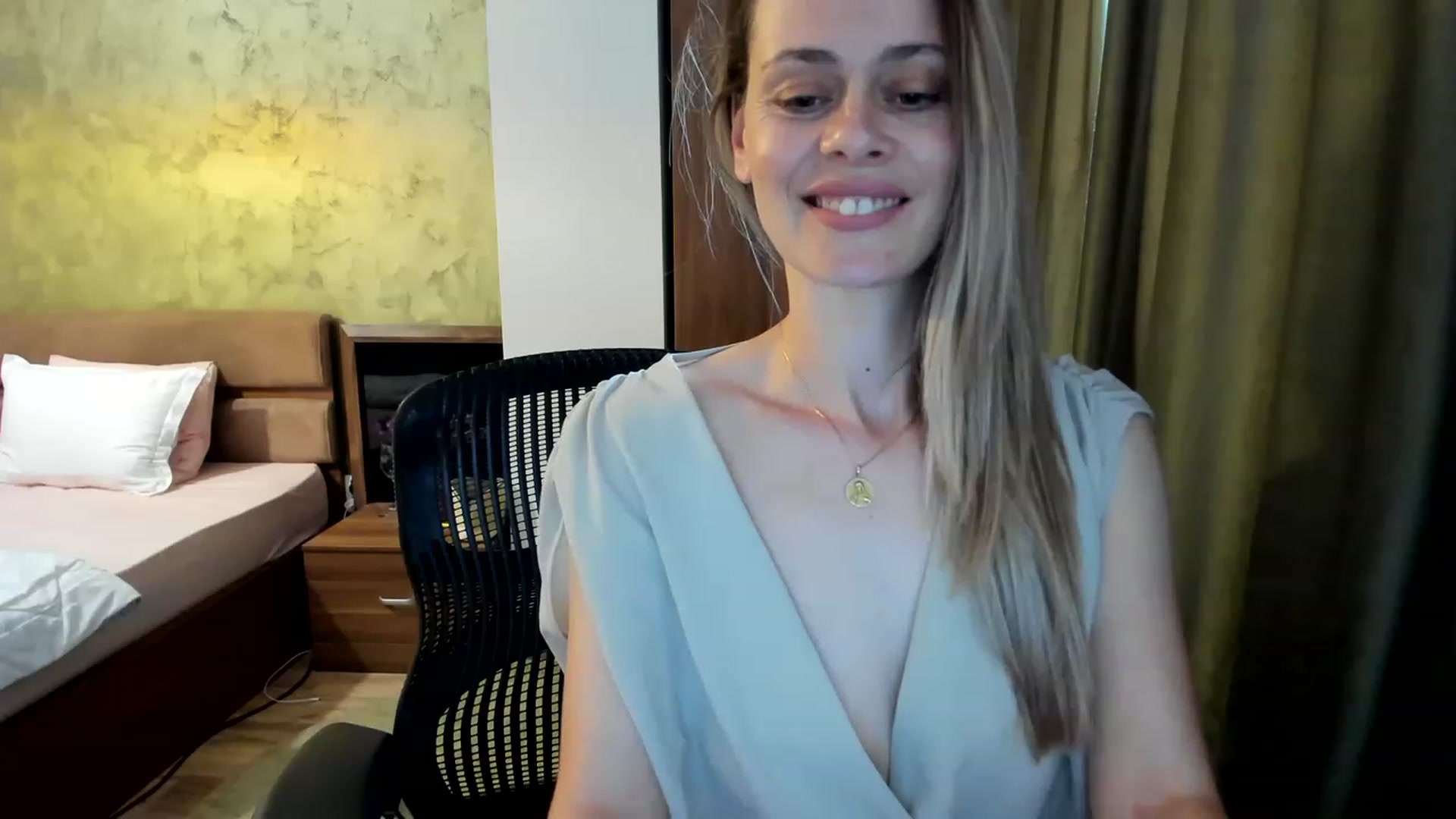 Gallery image thumbnail from DebraPaige's myfreecams stream on, 06/19/2023, 11:50 image 9 of 20