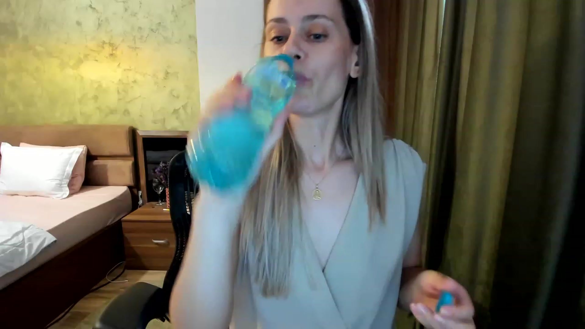 Gallery image thumbnail from DebraPaige's myfreecams stream on, 06/19/2023, 11:50 image 2 of 20