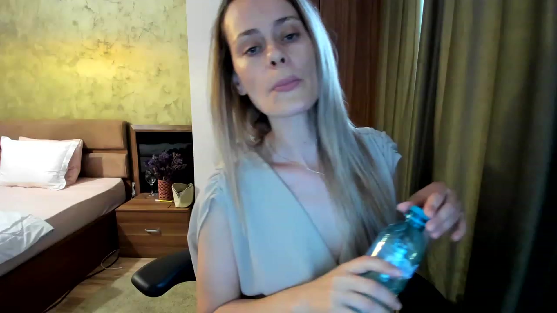 Gallery image thumbnail from DebraPaige's myfreecams stream on, 06/19/2023, 11:50 image 16 of 20