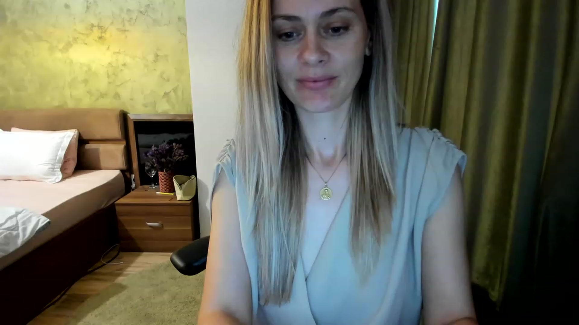 Gallery image thumbnail from DebraPaige's myfreecams stream on, 06/19/2023, 13:16 image 12 of 20