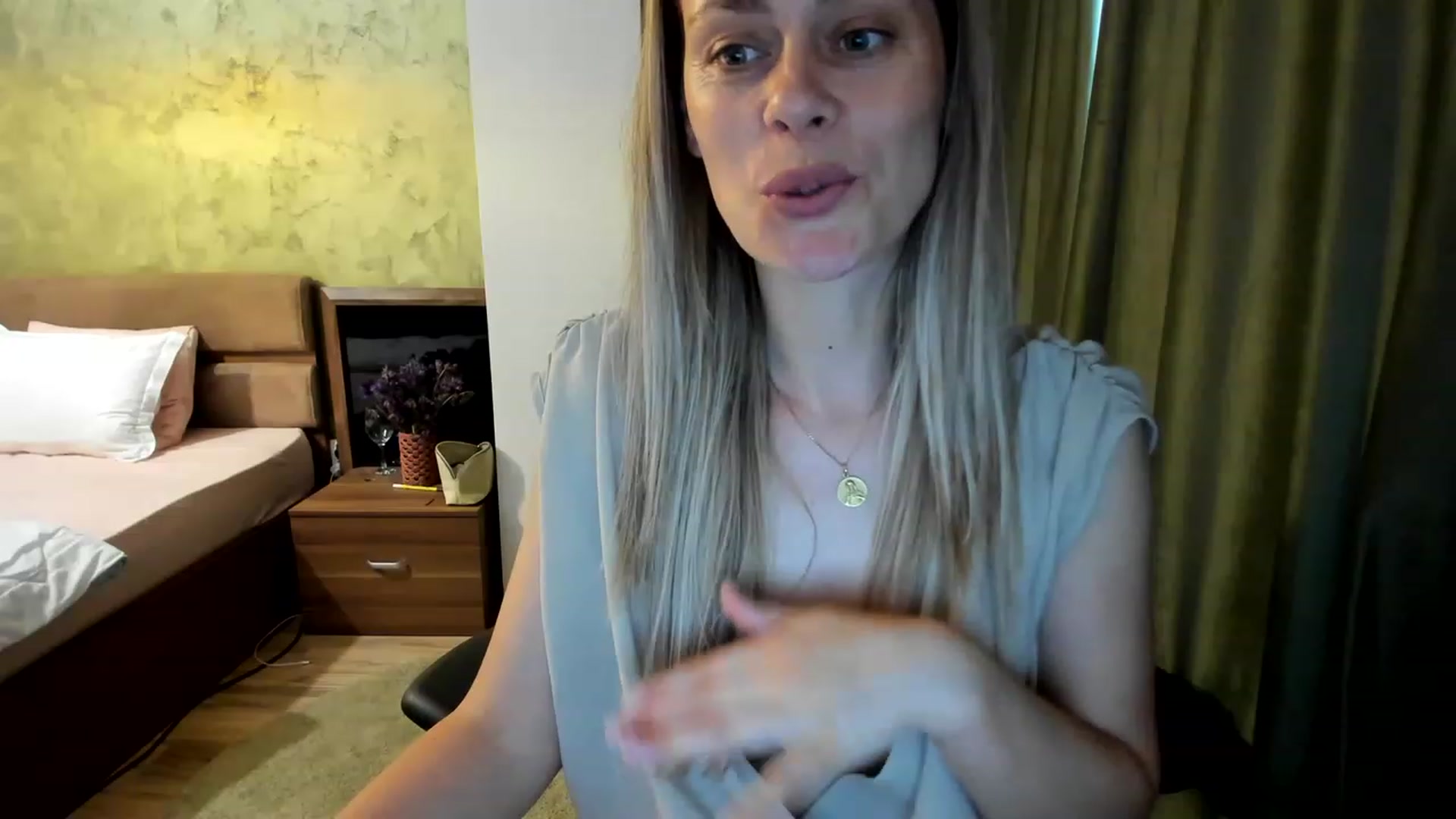 Gallery image thumbnail from DebraPaige's myfreecams stream on, 06/19/2023, 13:16 image 13 of 20