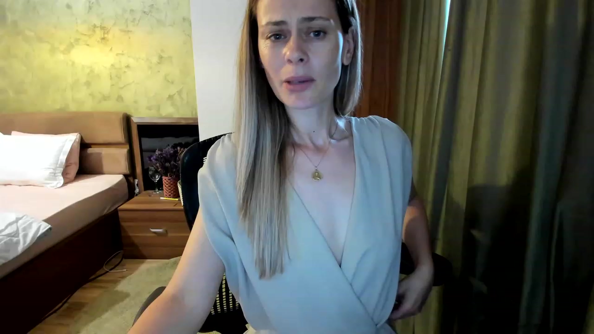 Gallery image thumbnail from DebraPaige's myfreecams stream on, 06/19/2023, 13:16 image 7 of 20