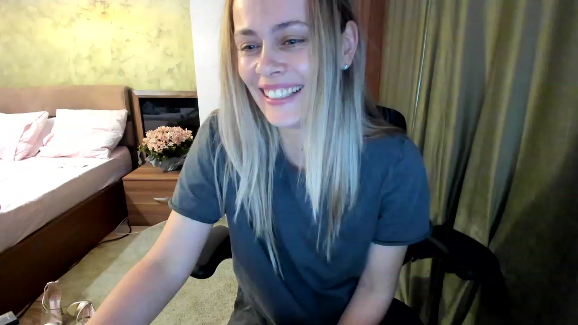 Gallery image thumbnail from DebraPaige's myfreecams stream on, 06/20/2023, 13:45 image 13 of 20