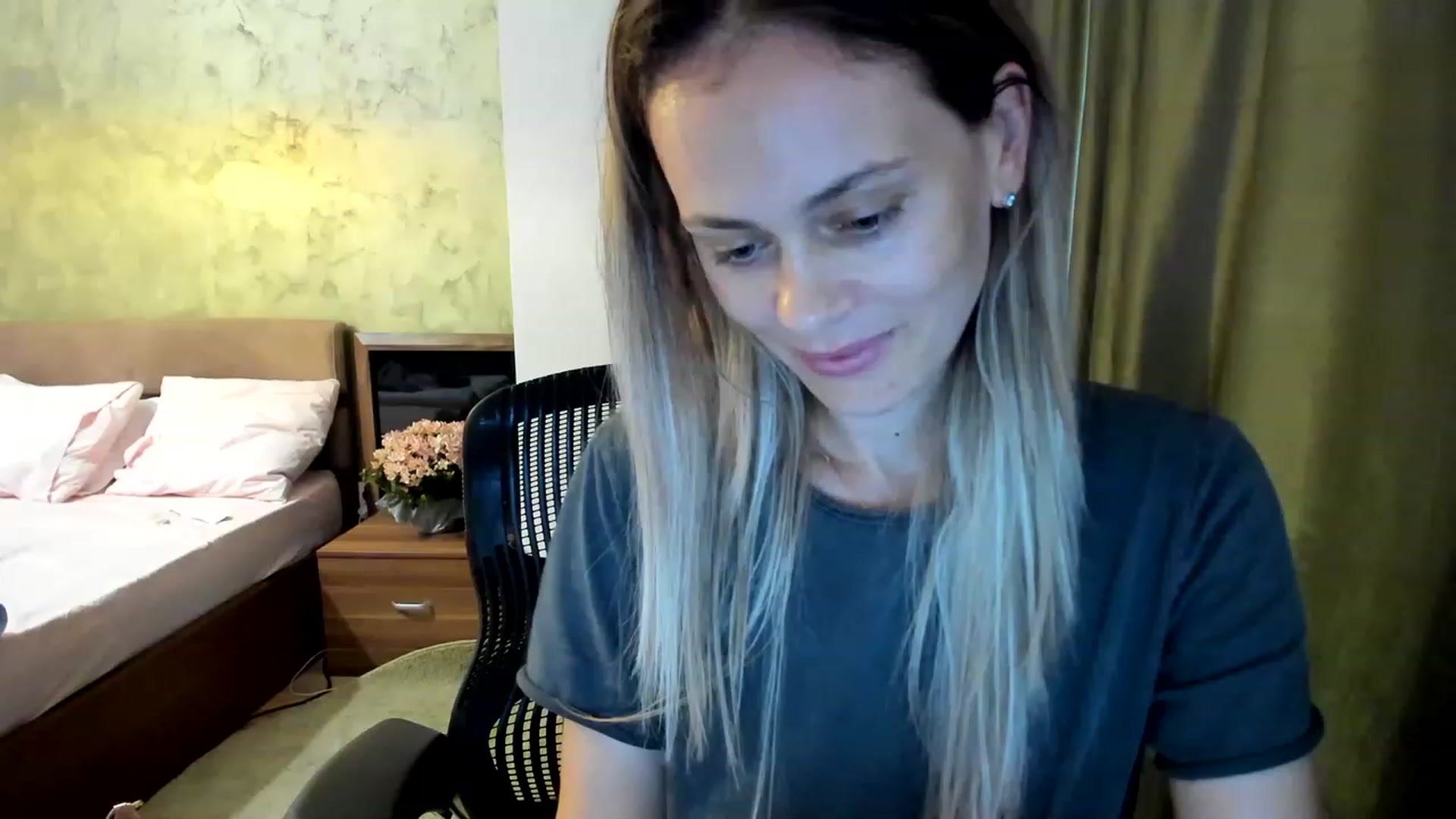 Gallery image thumbnail from DebraPaige's myfreecams stream on, 06/20/2023, 13:45 image 20 of 20