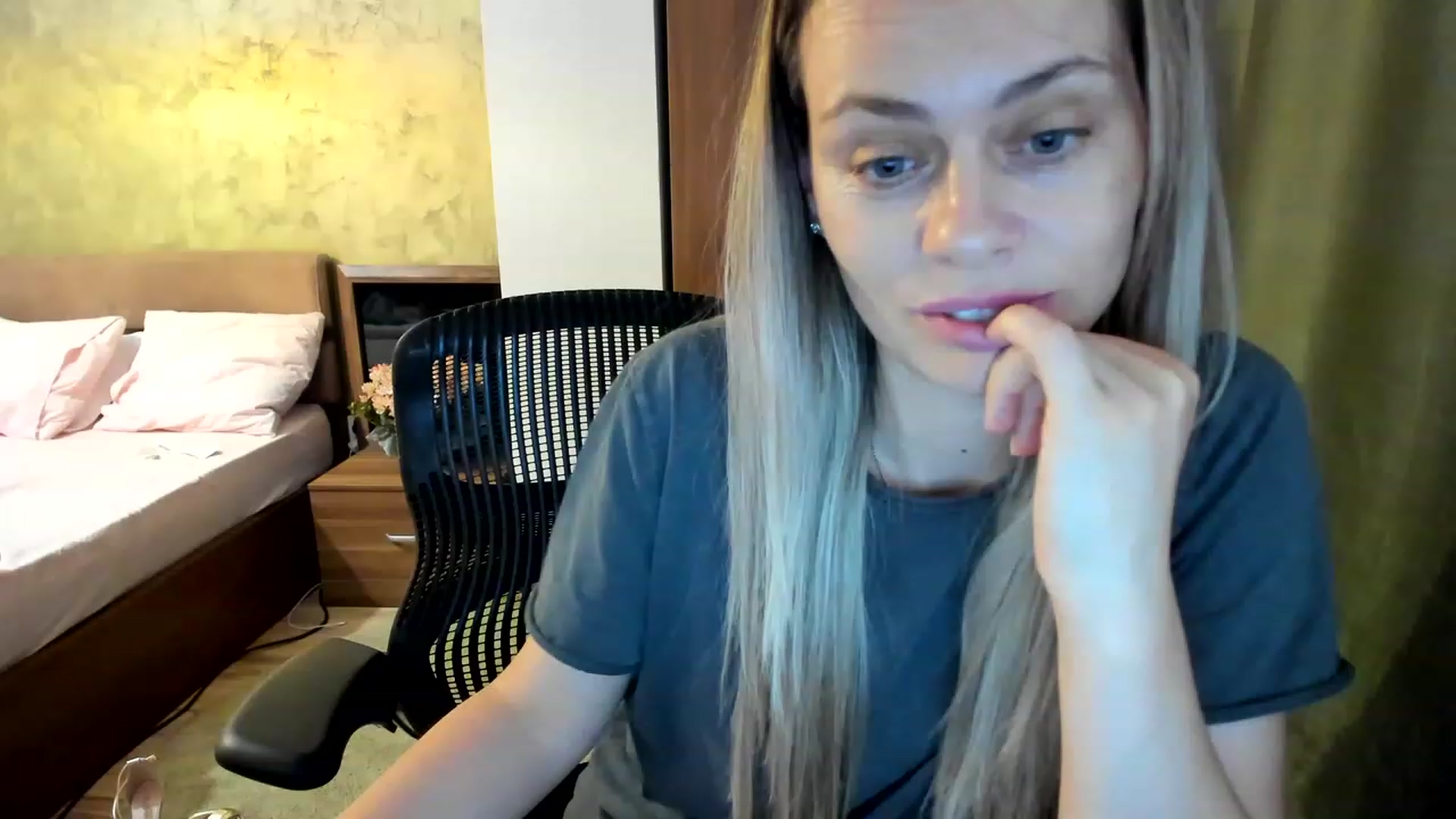 Gallery image thumbnail from DebraPaige's myfreecams stream on, 06/20/2023, 13:45 image 2 of 20