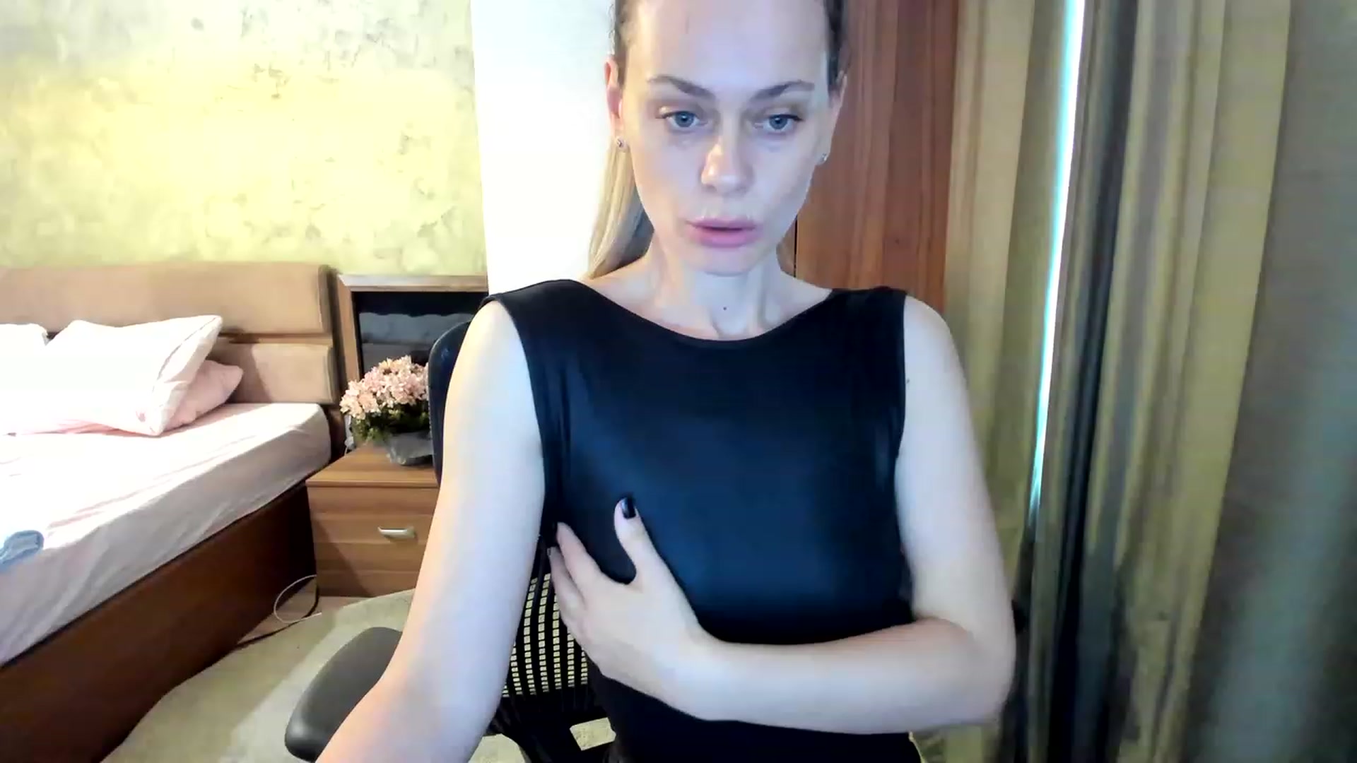 Gallery image thumbnail from DebraPaige's myfreecams stream on, 06/21/2023, 09:53 image 15 of 20