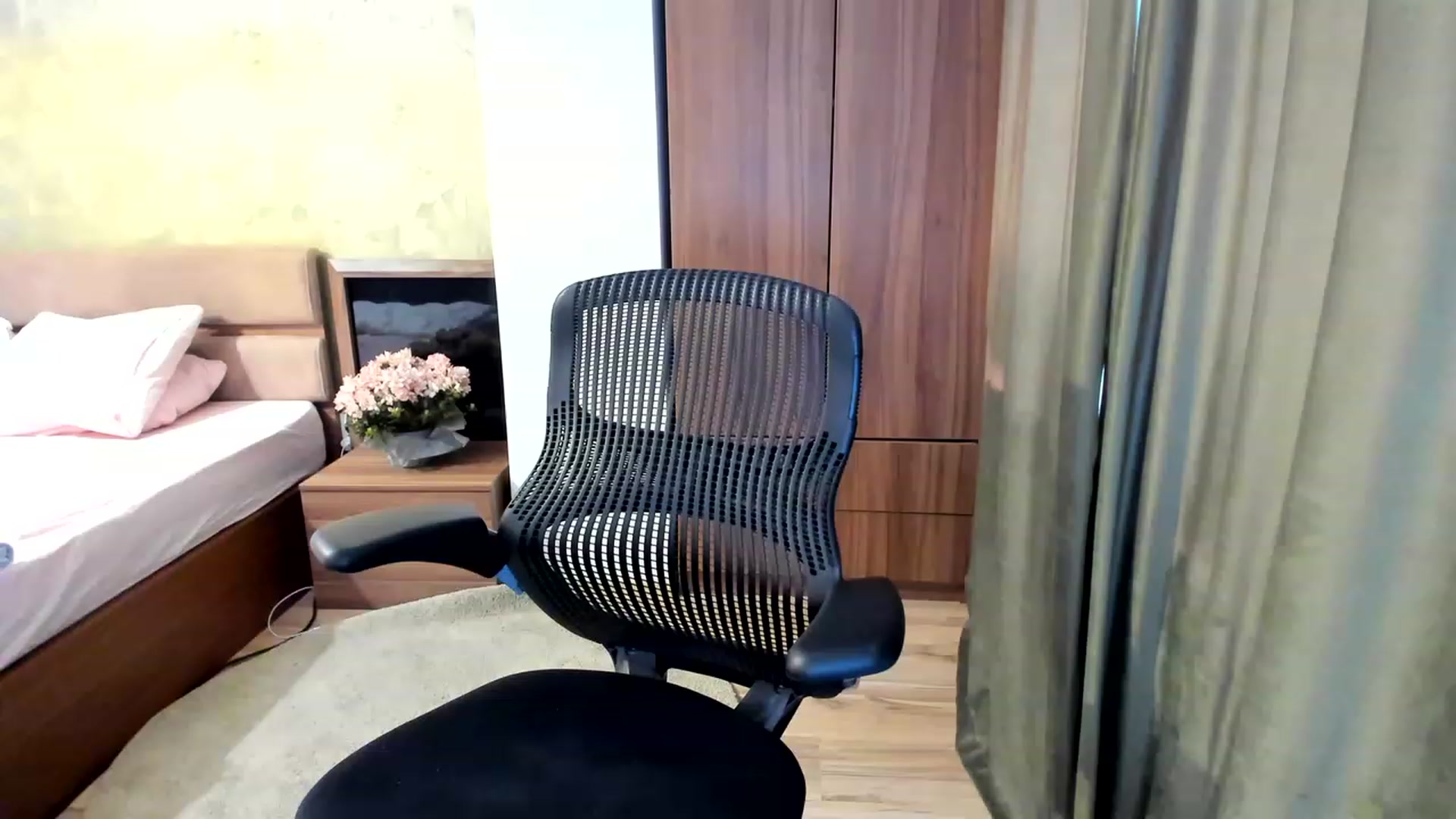 Gallery image thumbnail from DebraPaige's myfreecams stream on, 06/21/2023, 09:53 image 13 of 20