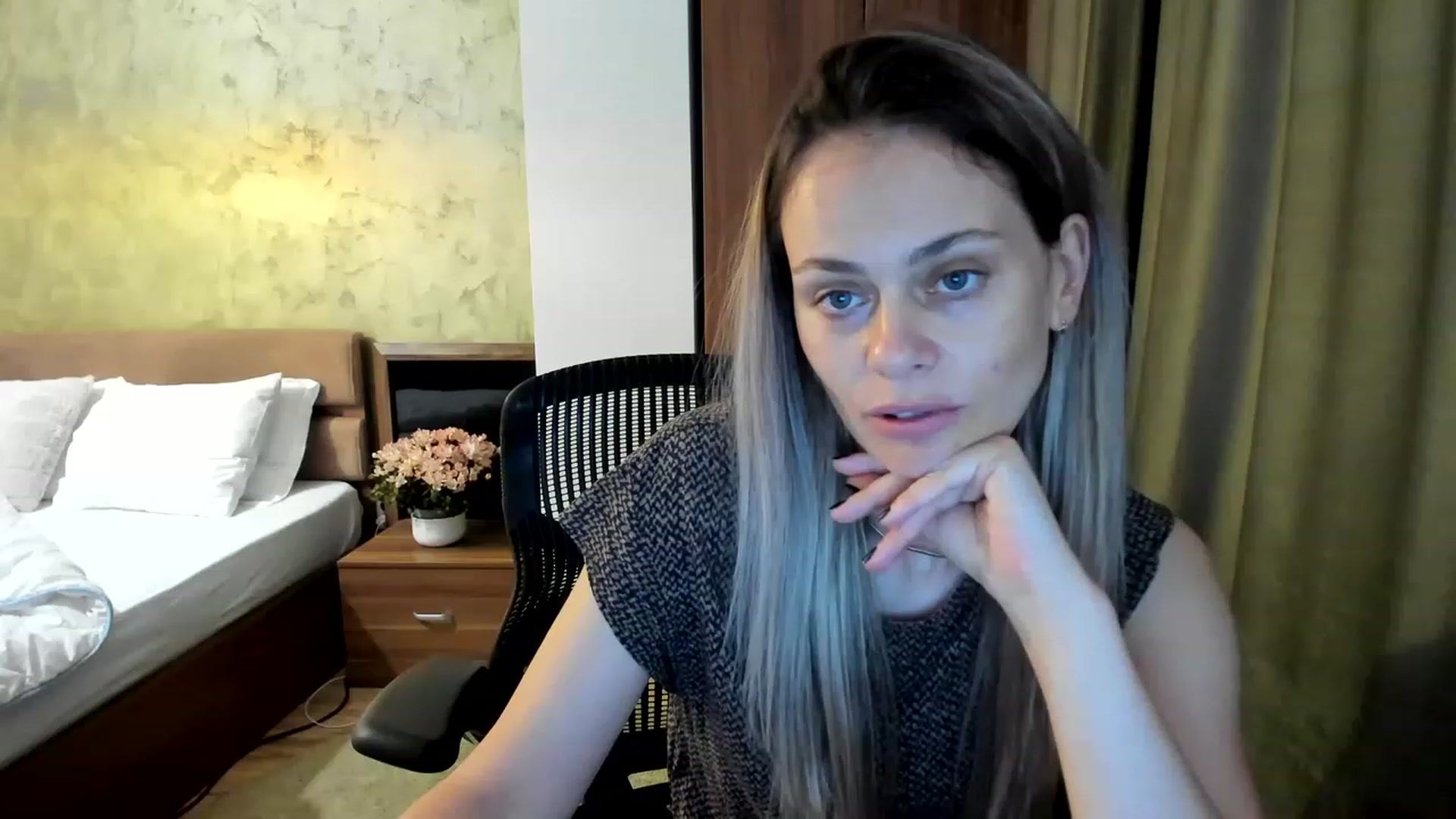 Gallery image thumbnail from DebraPaige's myfreecams stream on, 06/22/2023, 11:09 image 5 of 20