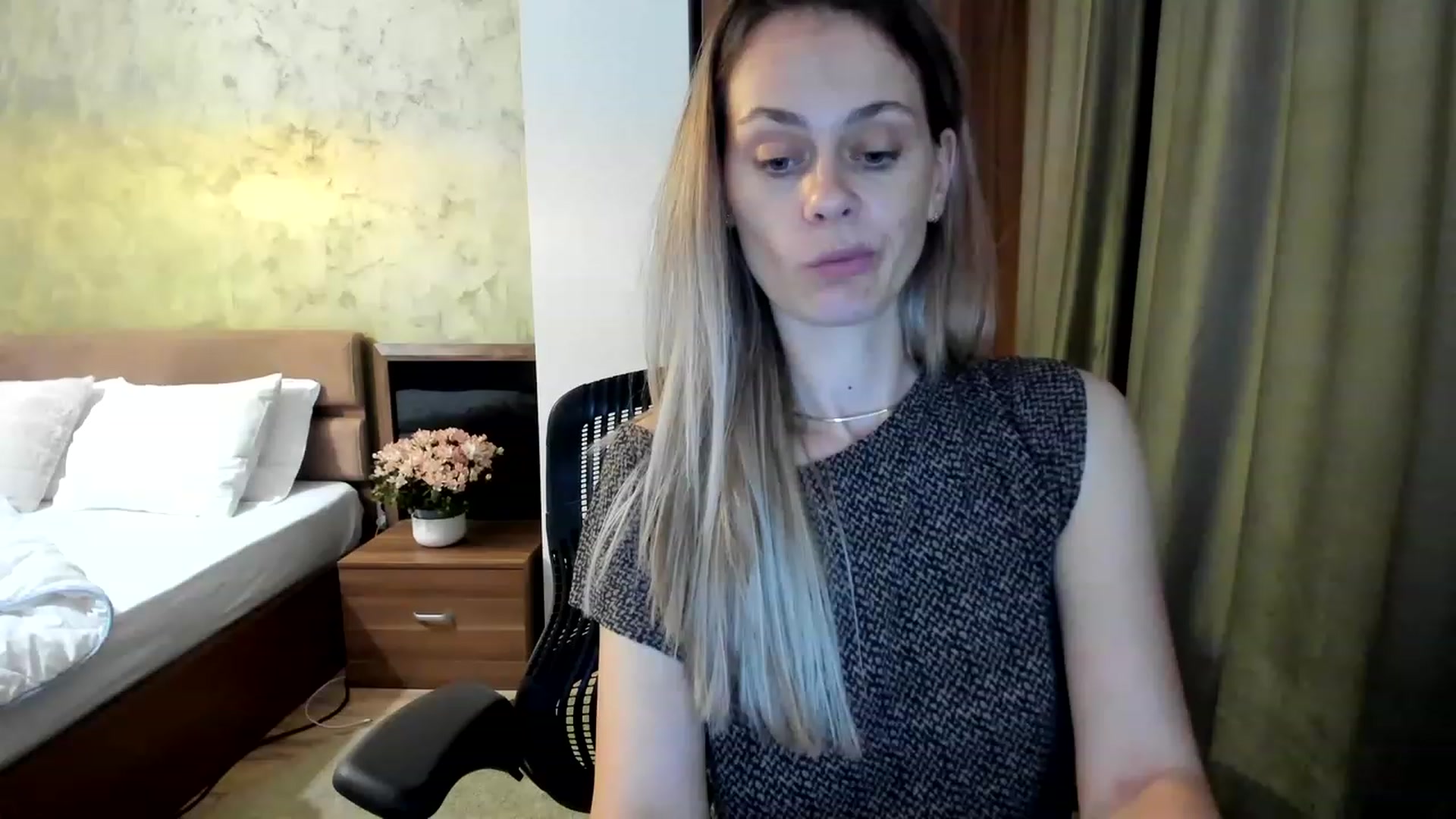 Gallery image thumbnail from DebraPaige's myfreecams stream on, 06/22/2023, 11:09 image 6 of 20