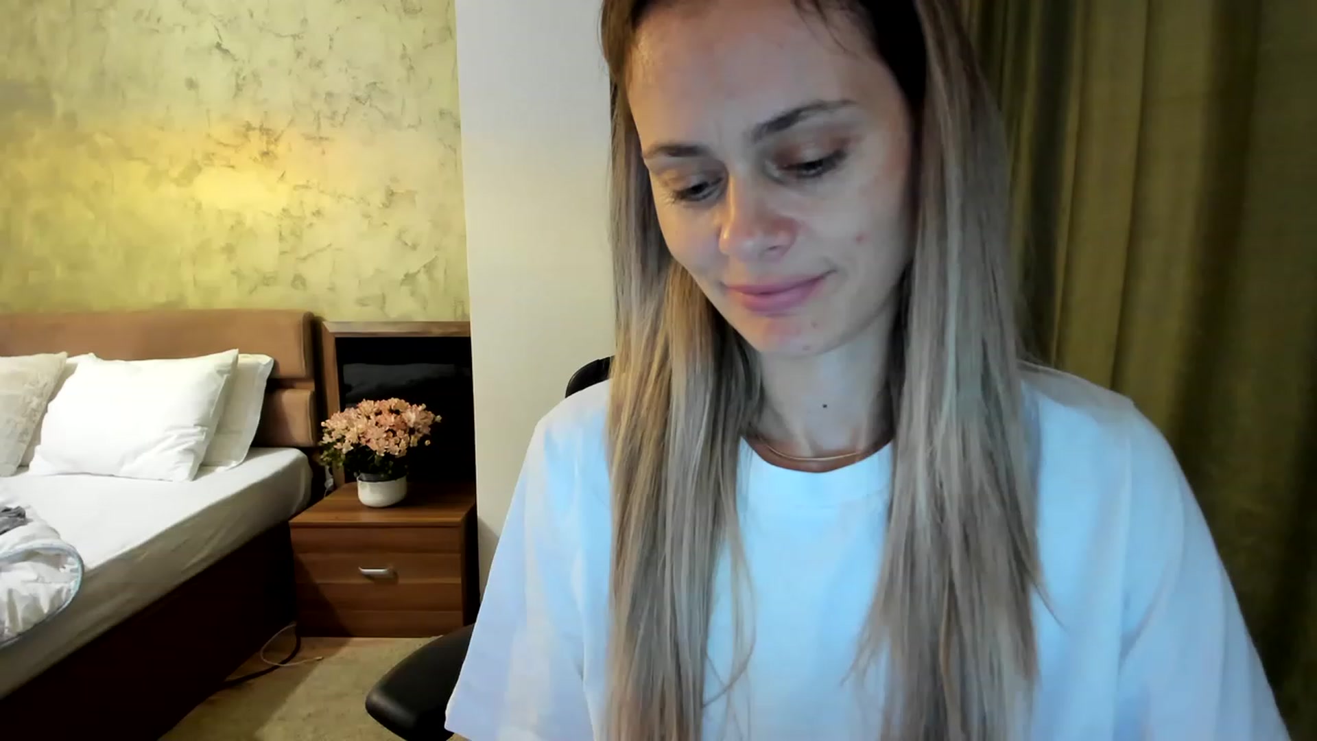 Gallery image thumbnail from DebraPaige's myfreecams stream on, 06/22/2023, 11:48 image 14 of 20