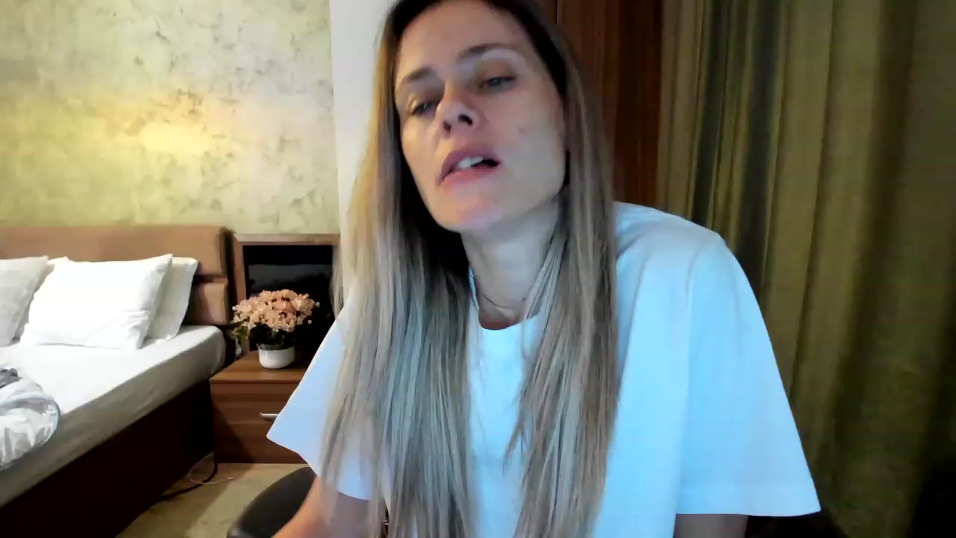 Gallery image thumbnail from DebraPaige's myfreecams stream on, 06/22/2023, 11:48 image 8 of 20