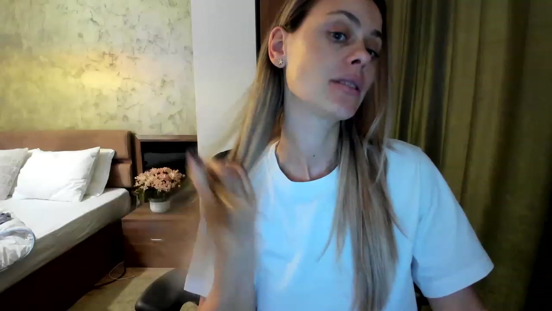 Gallery image thumbnail from DebraPaige's myfreecams stream on, 06/22/2023, 11:48 image 12 of 20