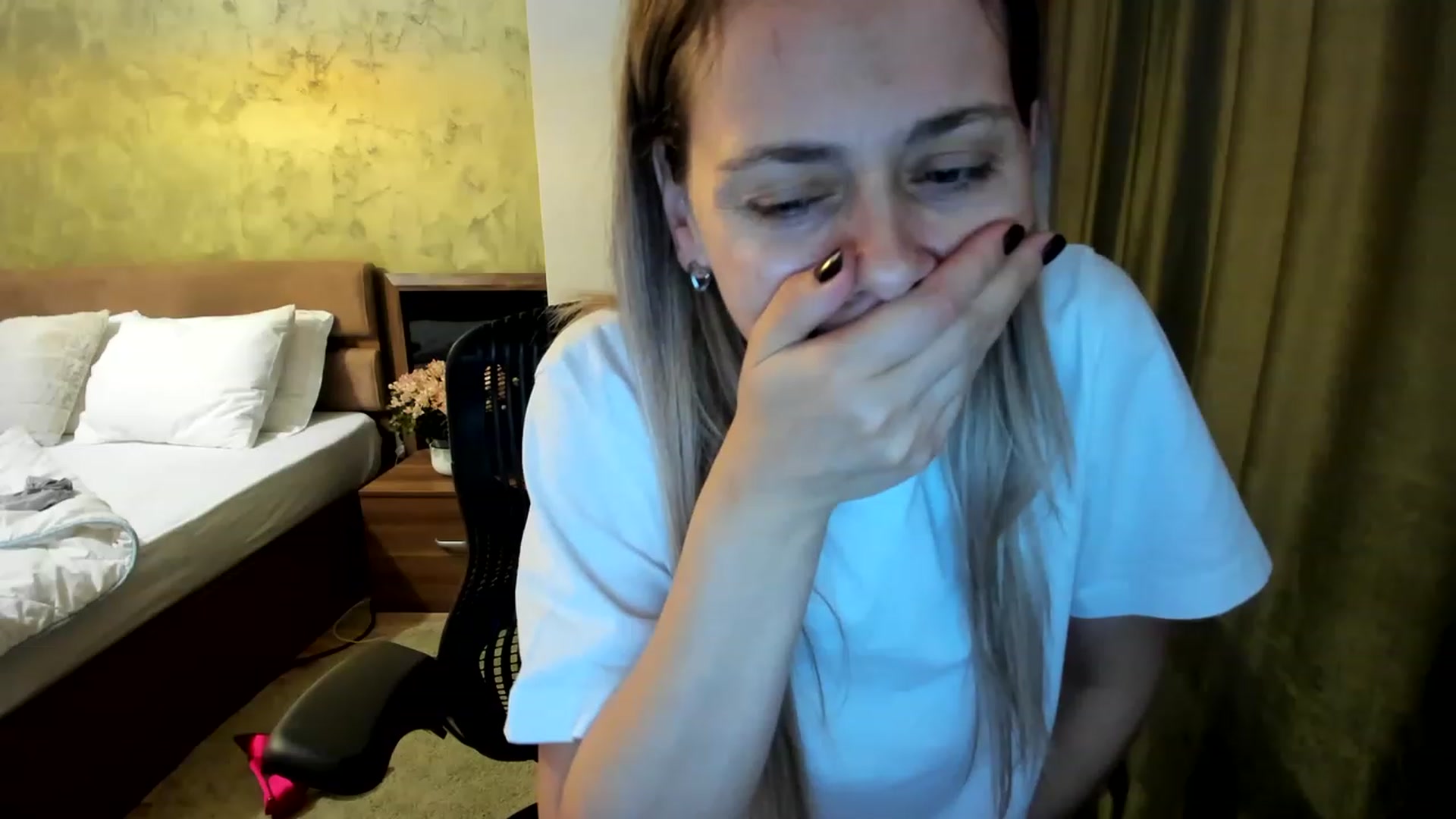 Gallery image thumbnail from DebraPaige's myfreecams stream on, 06/22/2023, 12:22 image 6 of 20