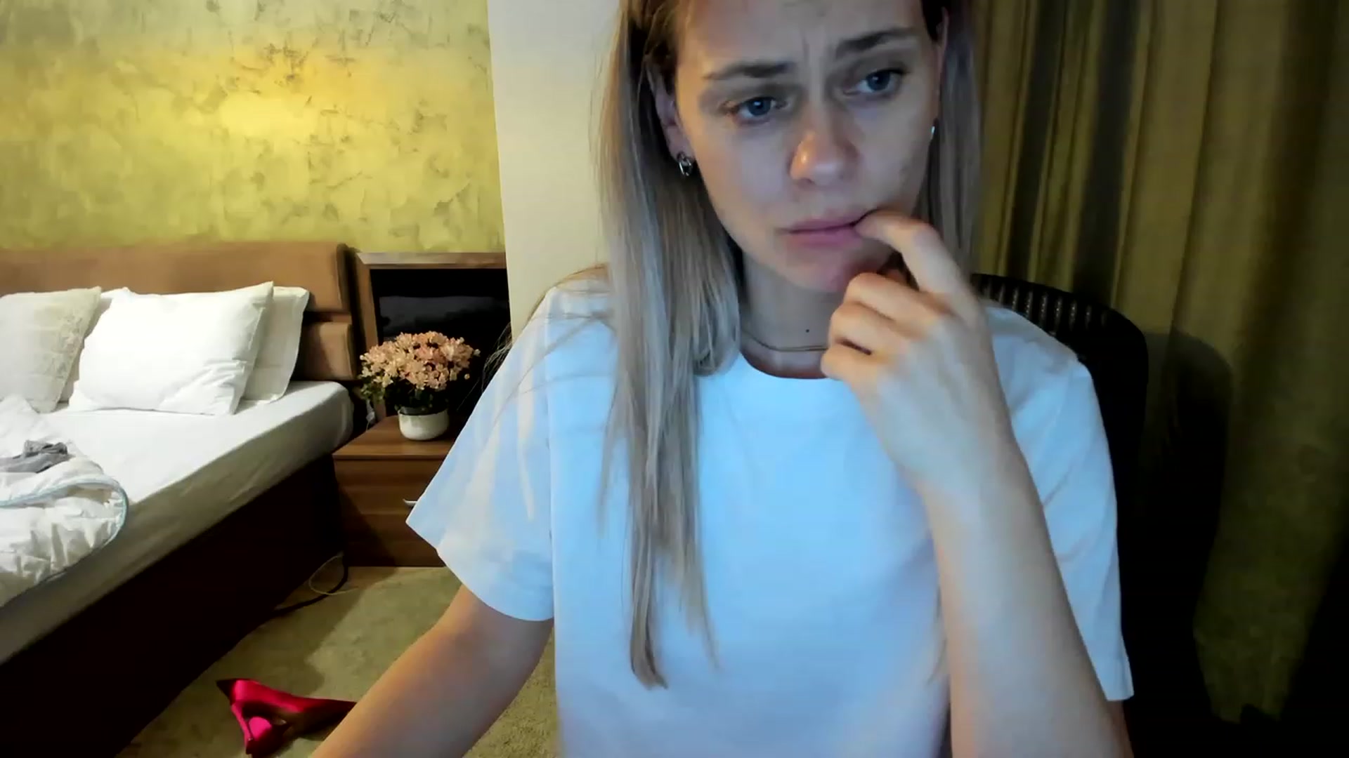 Gallery image thumbnail from DebraPaige's myfreecams stream on, 06/22/2023, 12:22 image 4 of 20