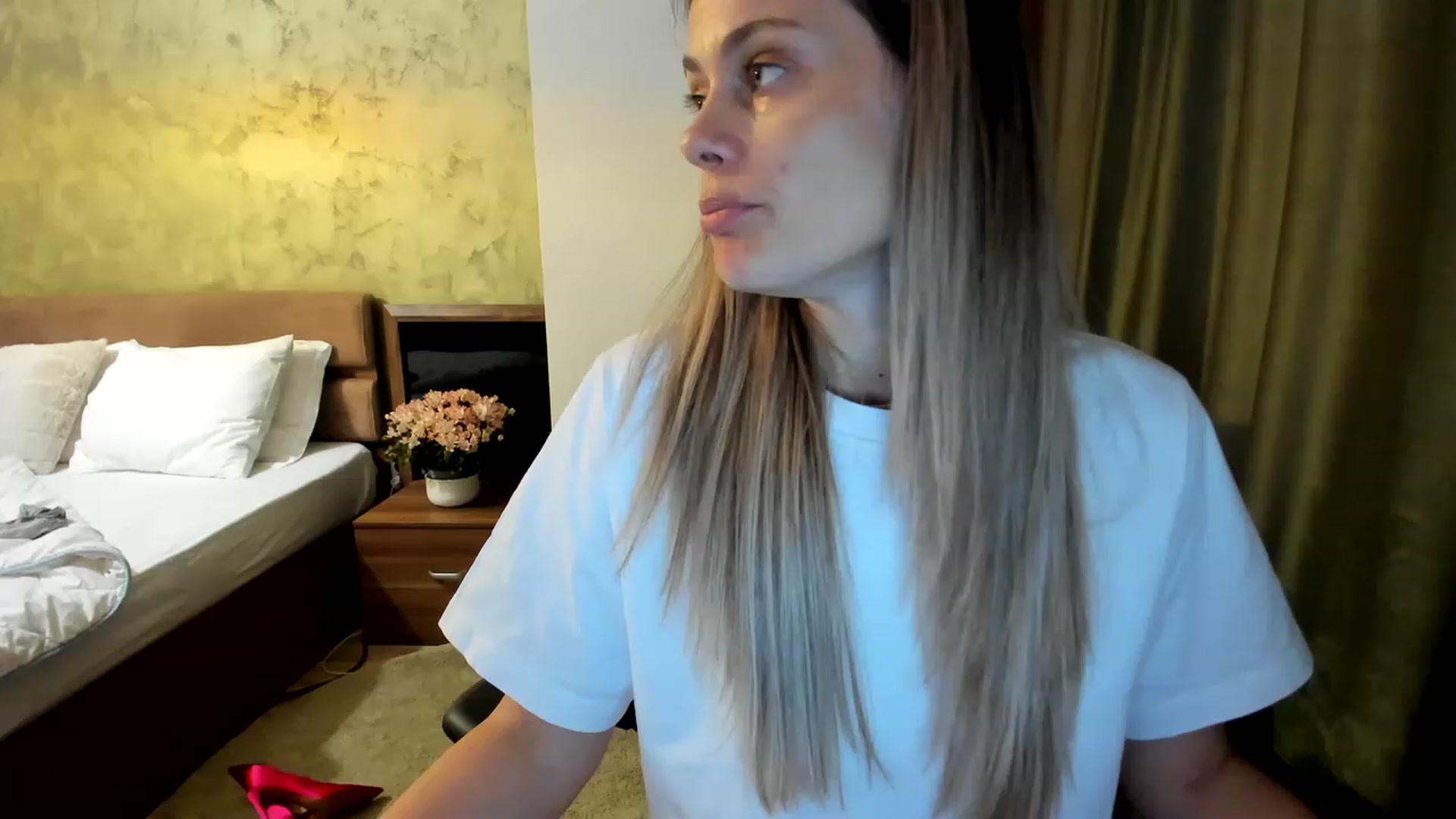 Gallery image thumbnail from DebraPaige's myfreecams stream on, 06/22/2023, 12:37 image 19 of 20