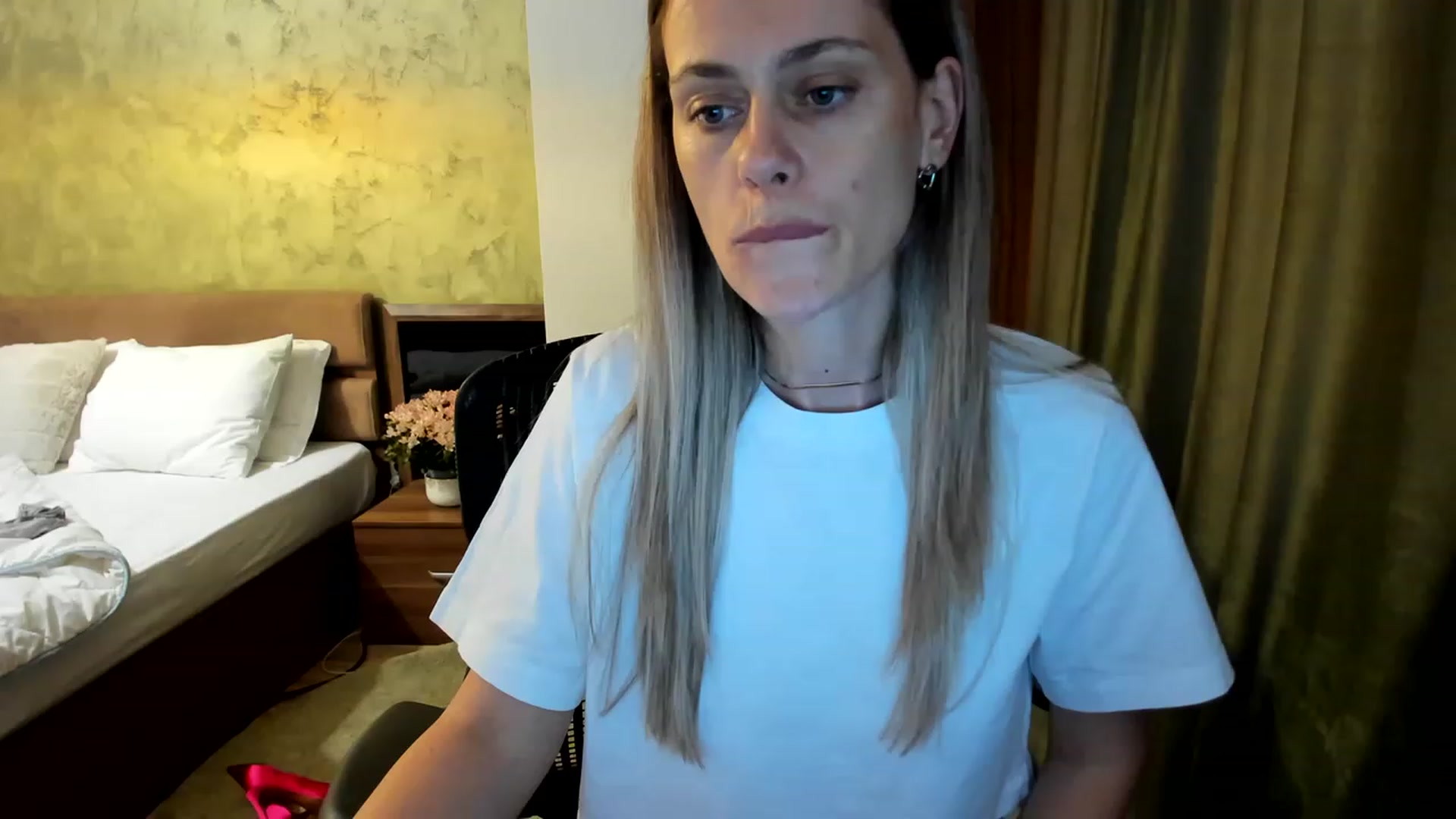 Gallery image thumbnail from DebraPaige's myfreecams stream on, 06/22/2023, 12:37 image 1 of 20