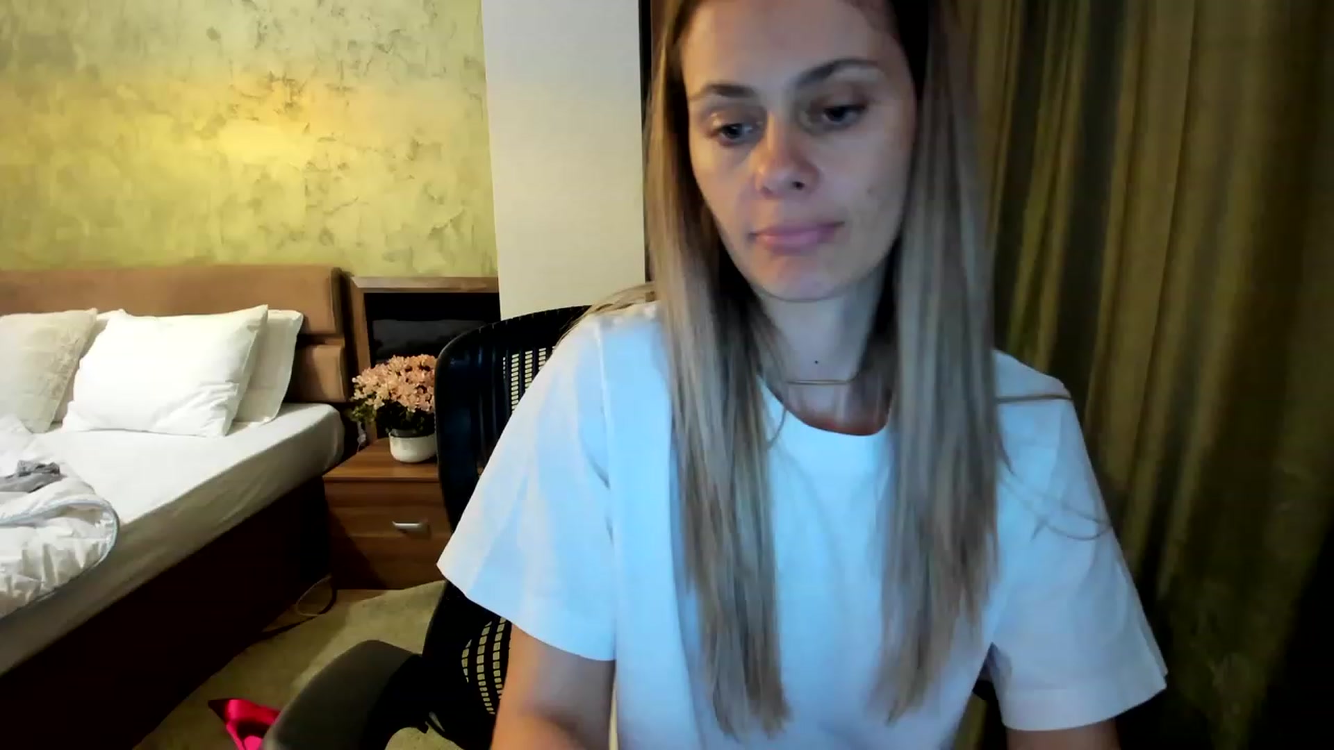 Gallery image thumbnail from DebraPaige's myfreecams stream on, 06/22/2023, 12:37 image 6 of 20