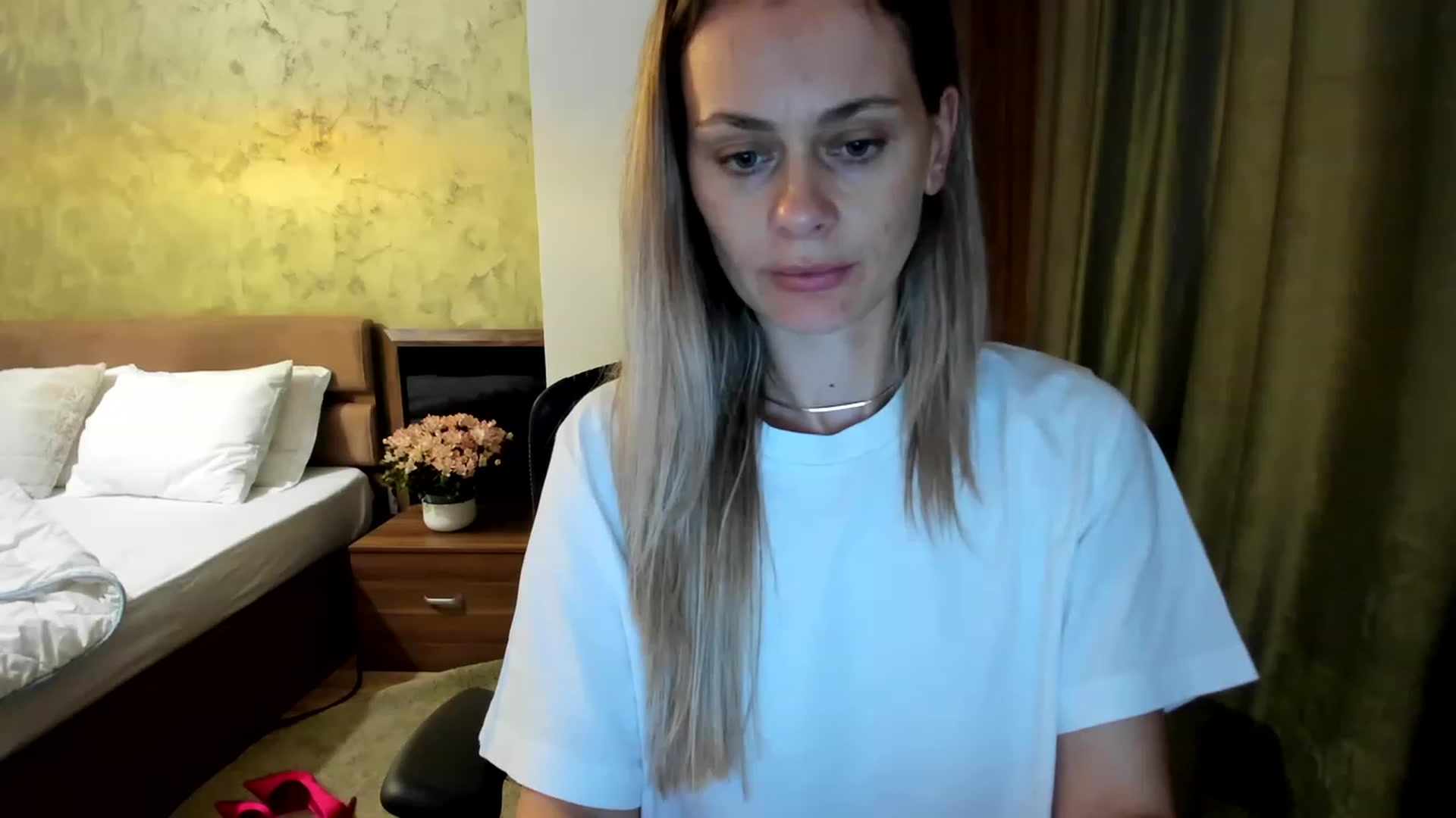 Gallery image thumbnail from DebraPaige's myfreecams stream on, 06/22/2023, 14:44 image 8 of 20